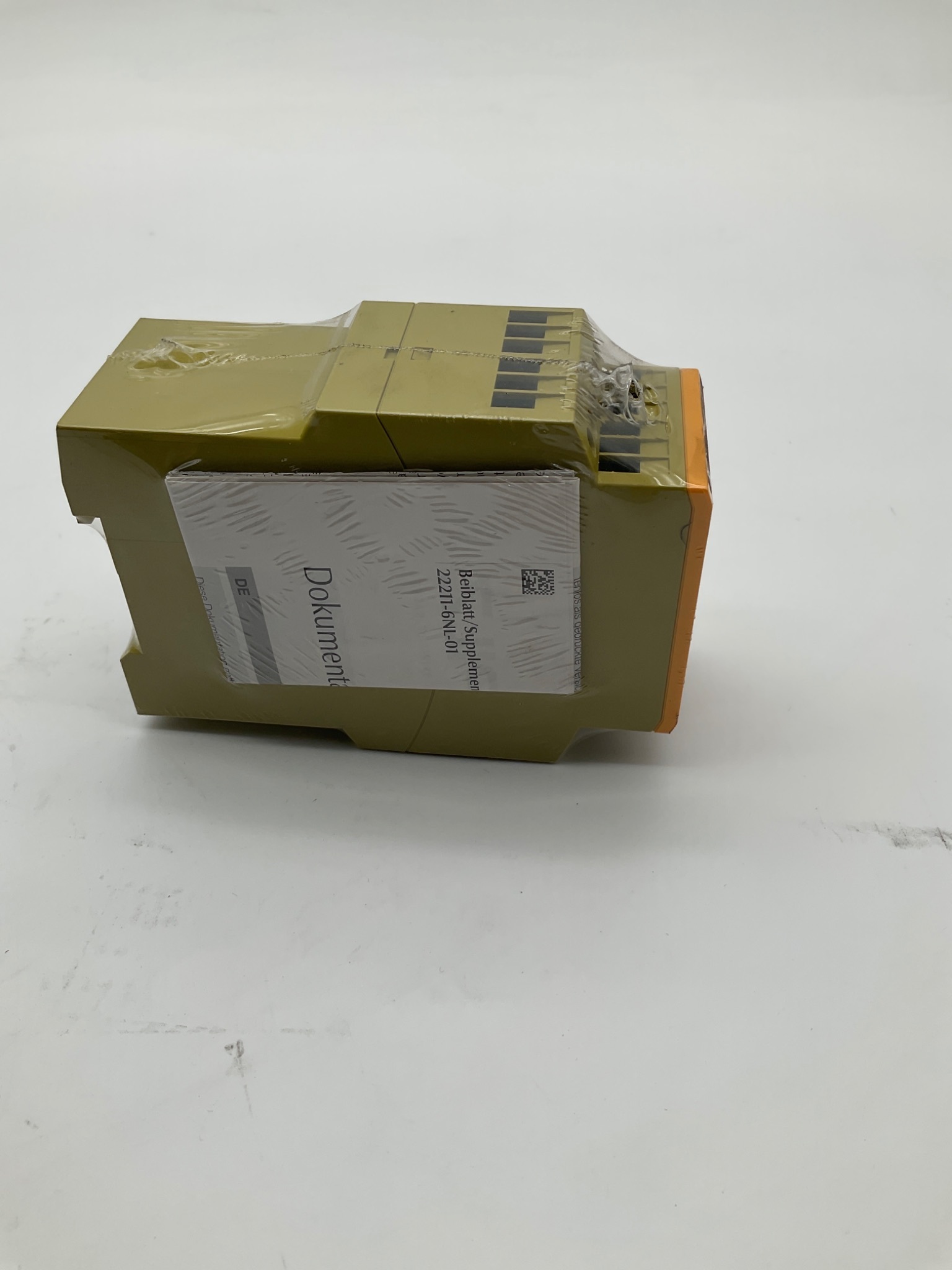 PILZ PNOZ X4 SAFETY RELAY 110VAC USED 2