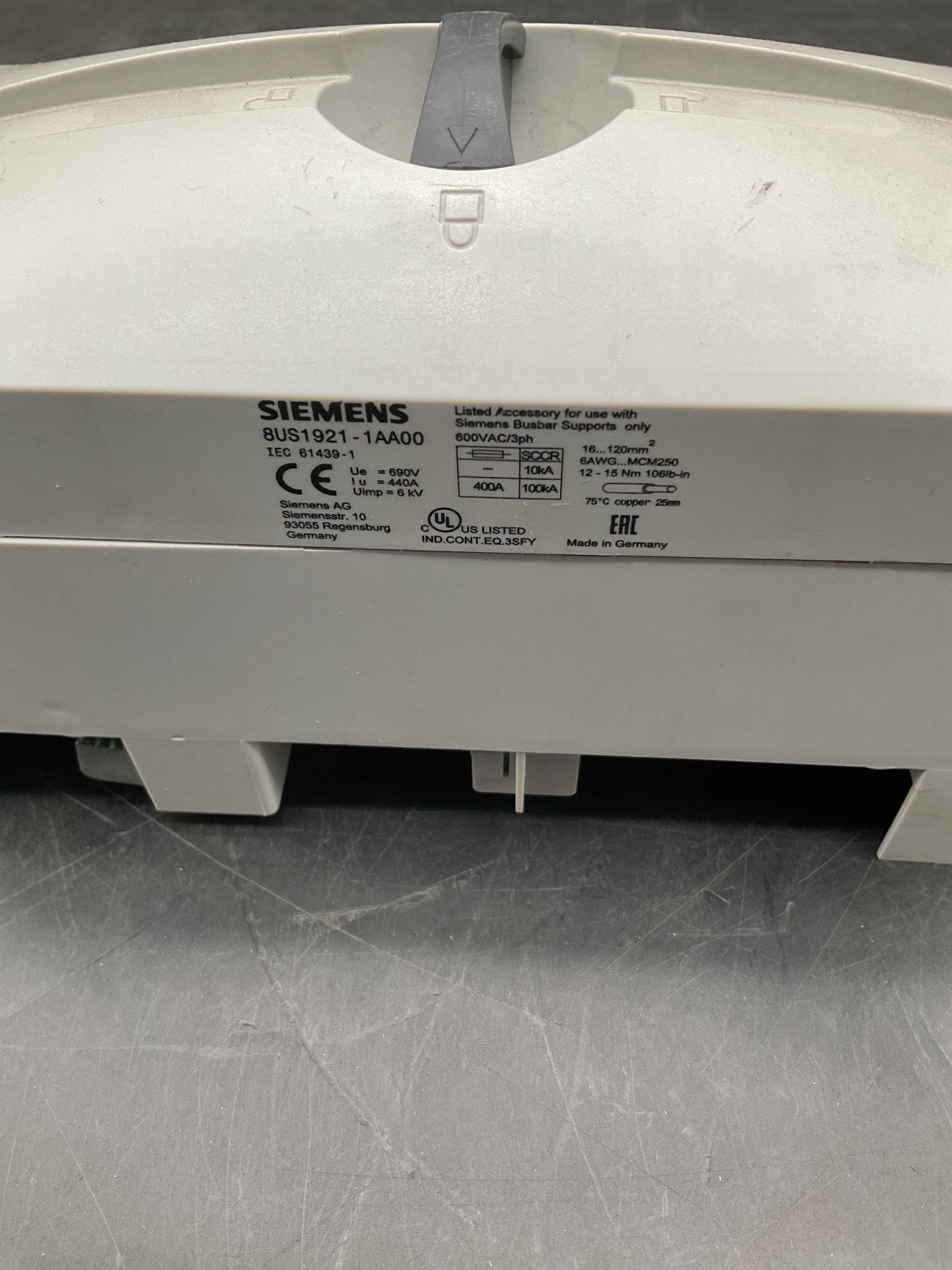 SIEMENS 8US1921-1AA00 3 Pole Lug Plate Assembly with Cover USED 0