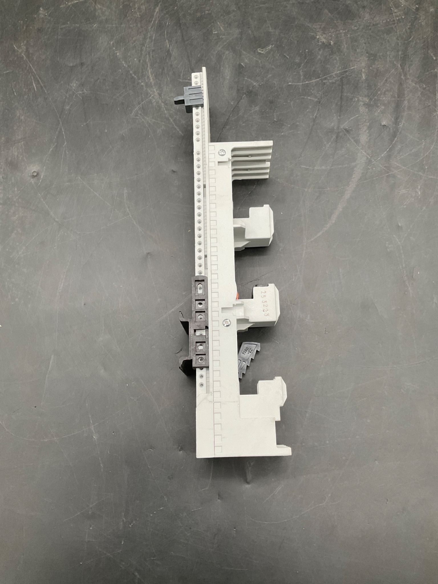 SIEMENS 8US1250-5AT10 Busbar System Component USED 3