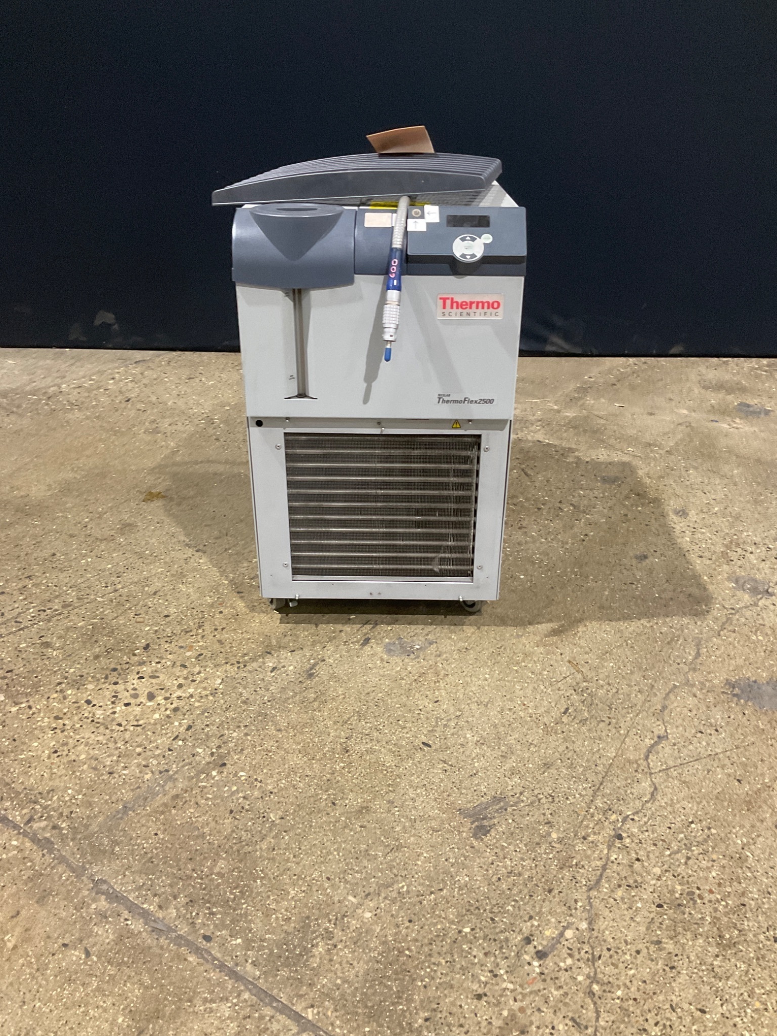 THERMO SCIENTIFIC ThermoFlex2500 Recirculating Chiller USED 0