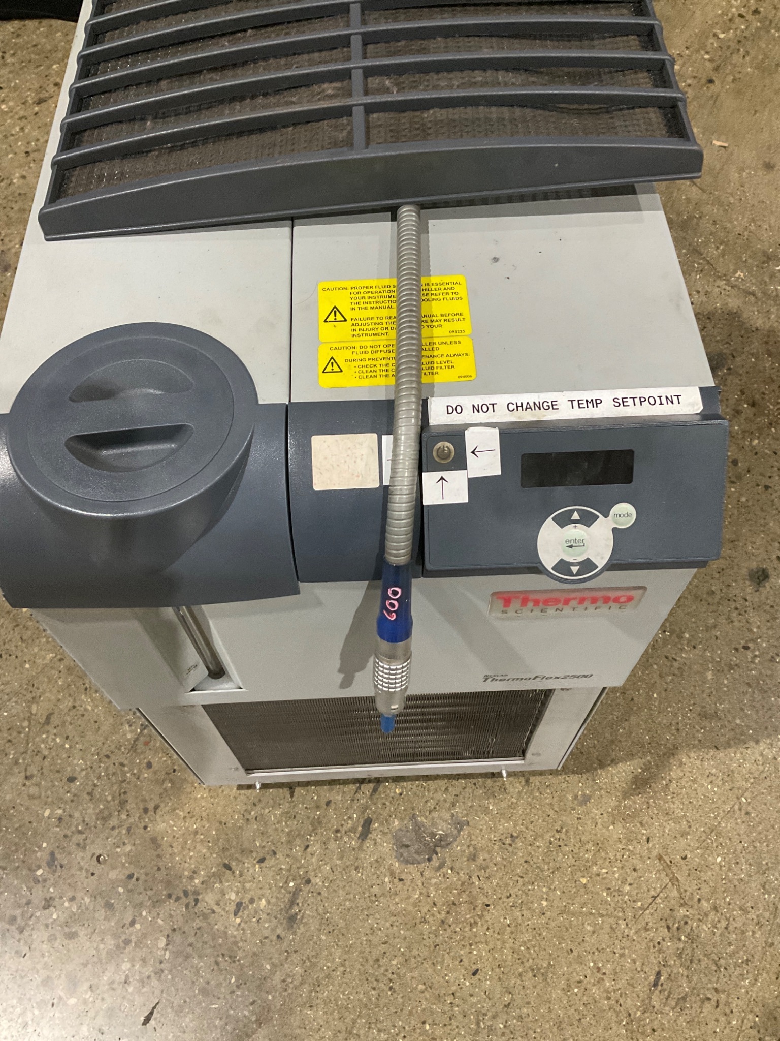 THERMO SCIENTIFIC ThermoFlex2500 Recirculating Chiller USED 1