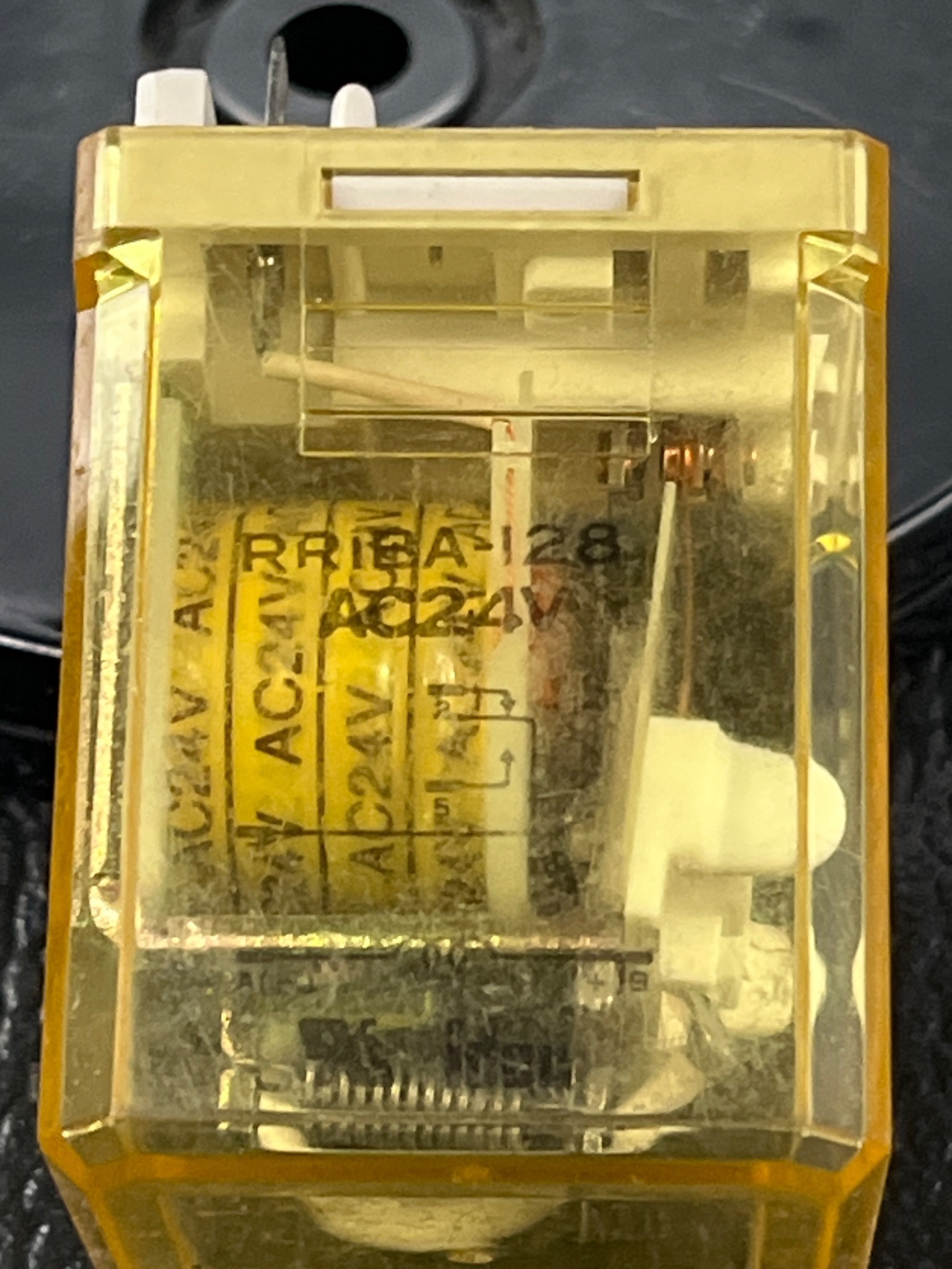 IDEC RRIBA-128 General Purpose Relay USED 0
