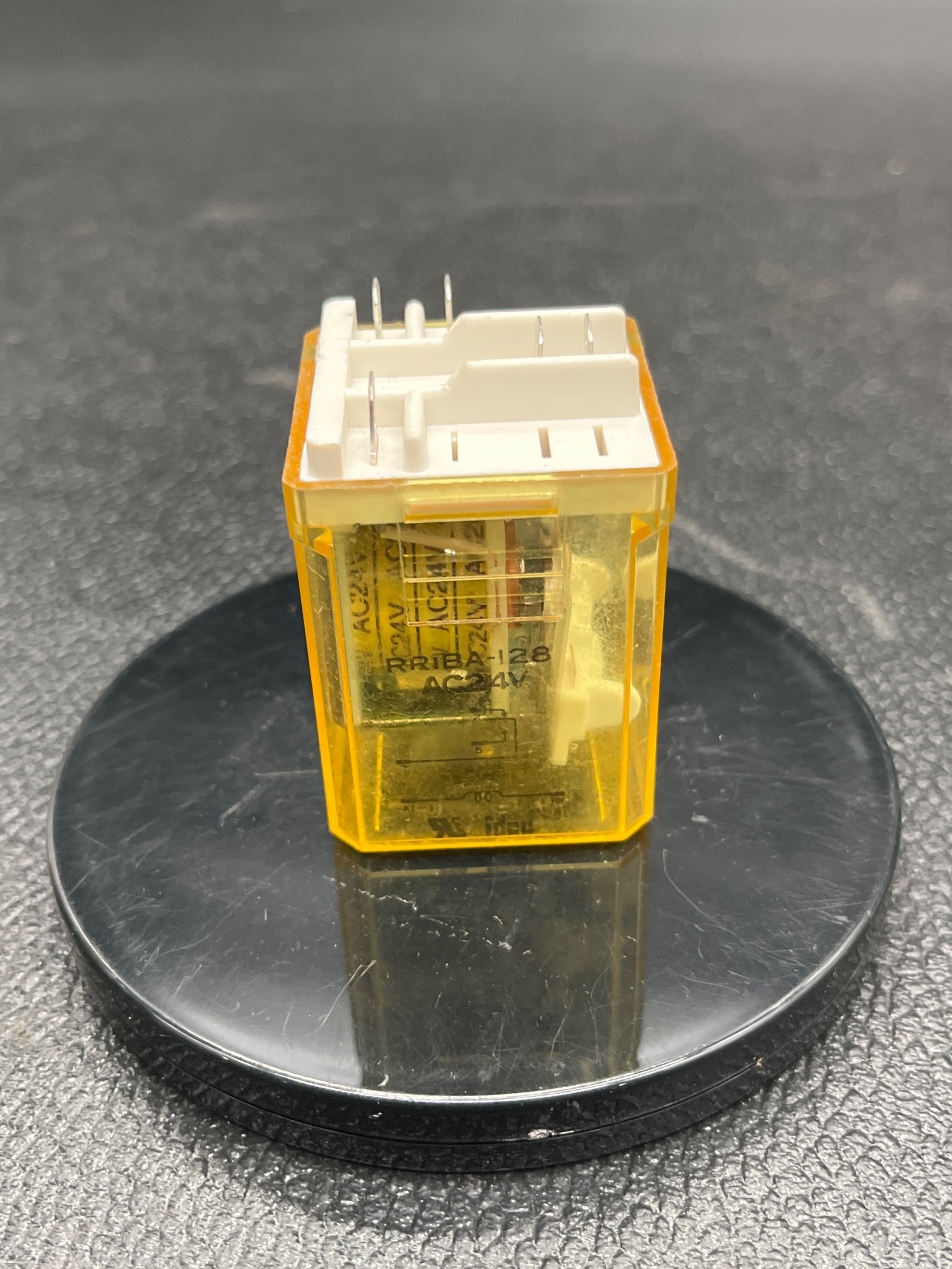 IDEC RRIBA-128 General Purpose Relay USED 6