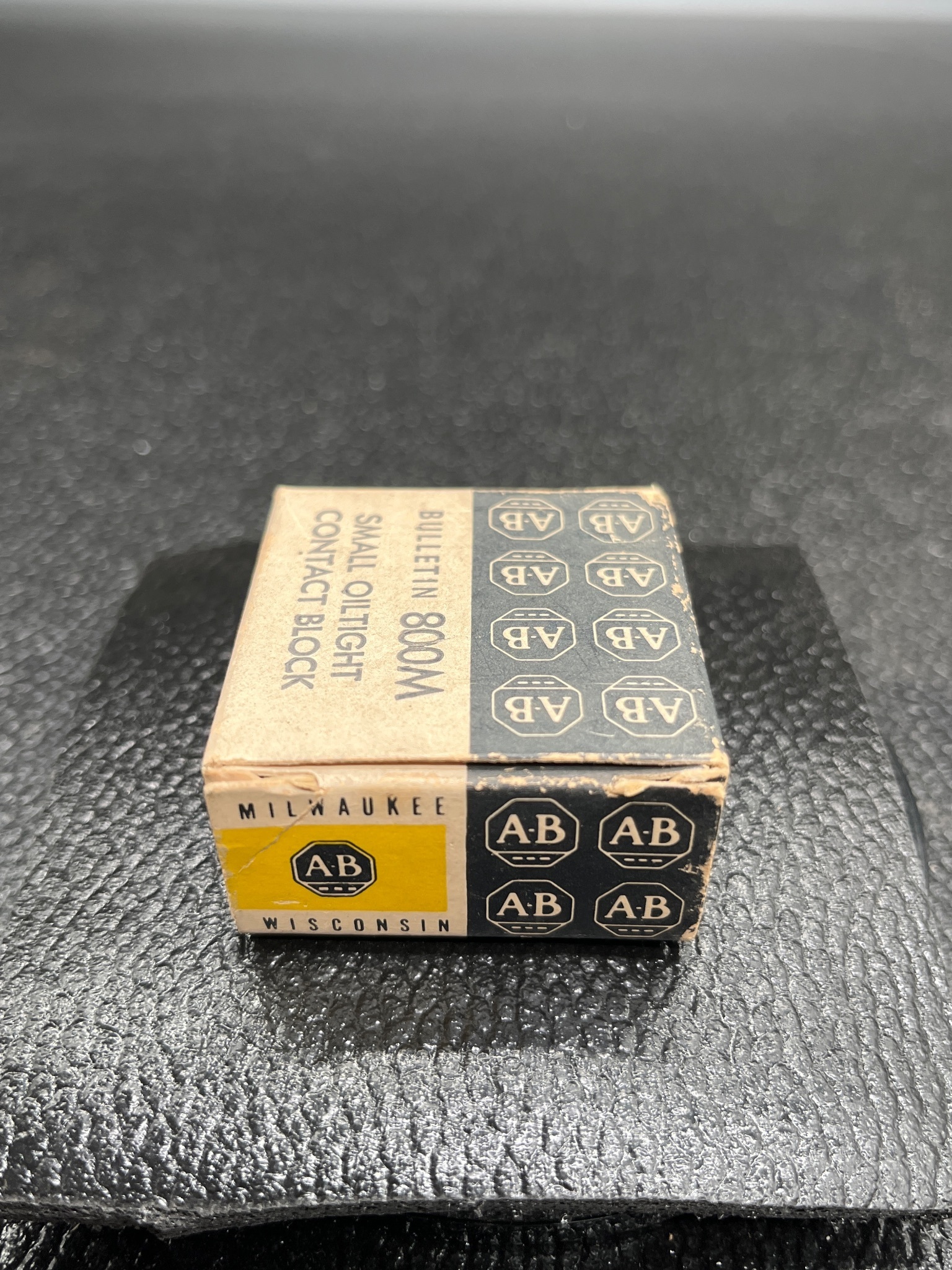 ALLEN BRADLEY 800M-XD2 Contact Block NEW 1
