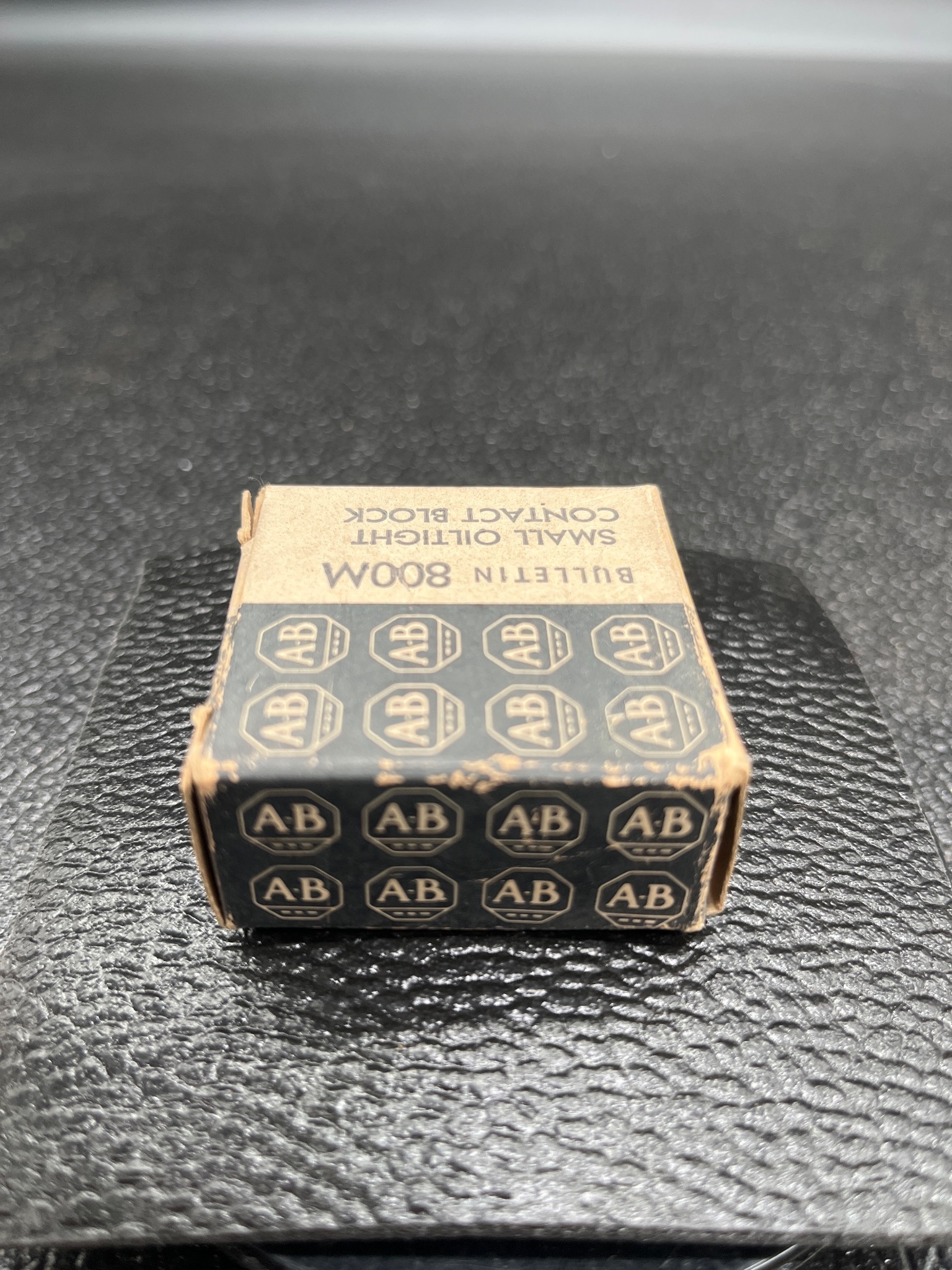 ALLEN BRADLEY 800M-XD2 Contact Block NEW 2