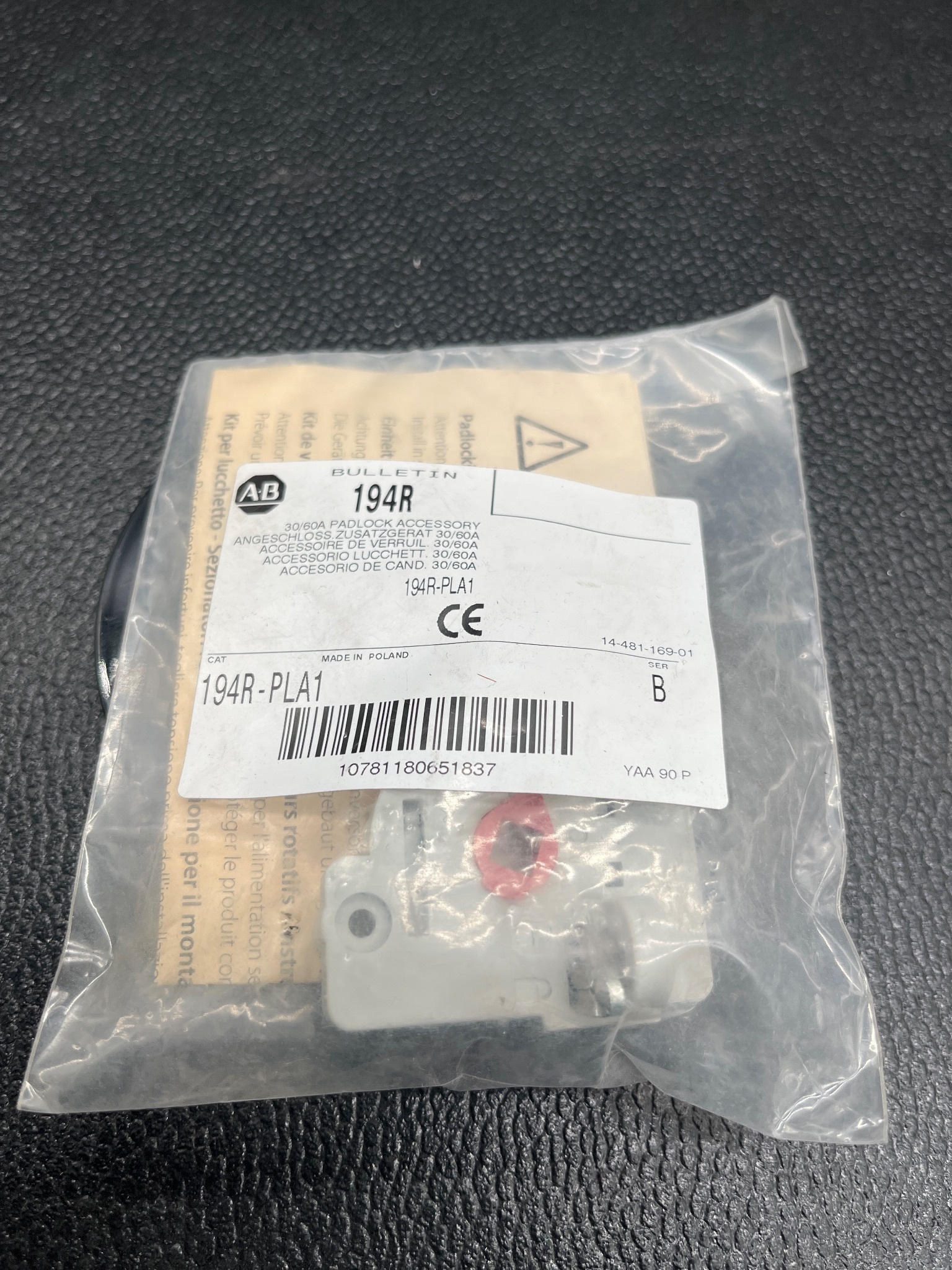 ALLEN BRADLEY 194R-PLA1 30/60A Padlock Accessory NEW 0
