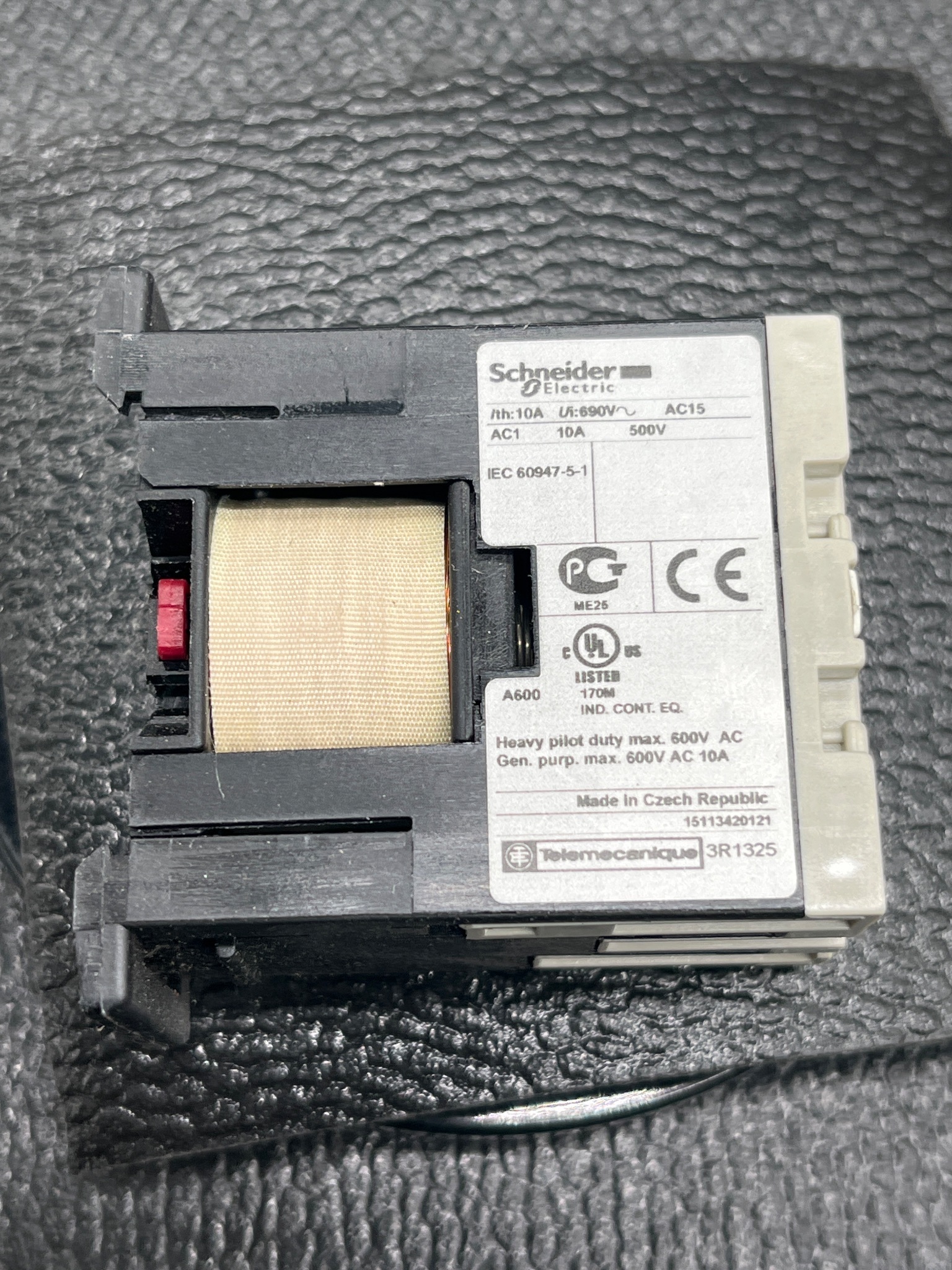 SCHNEIDER CA3SK20 Control Relay NEW 1