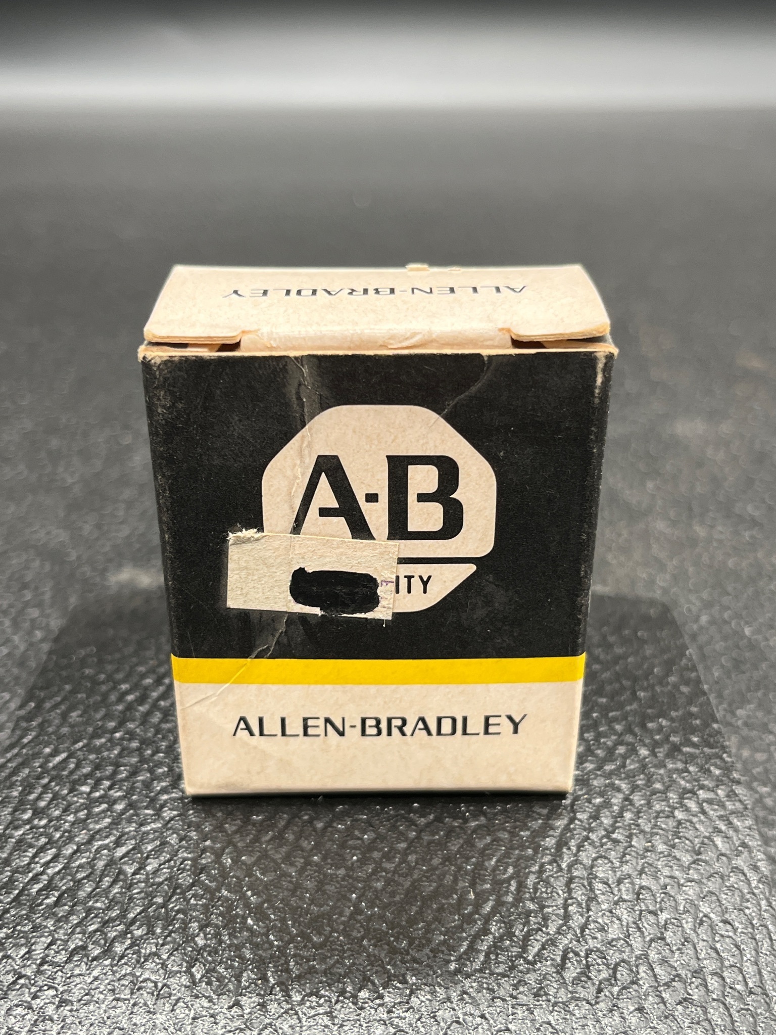ALLEN BRADLEY 595-B02 Auxiliary Contact 1 N.C. NEW 2