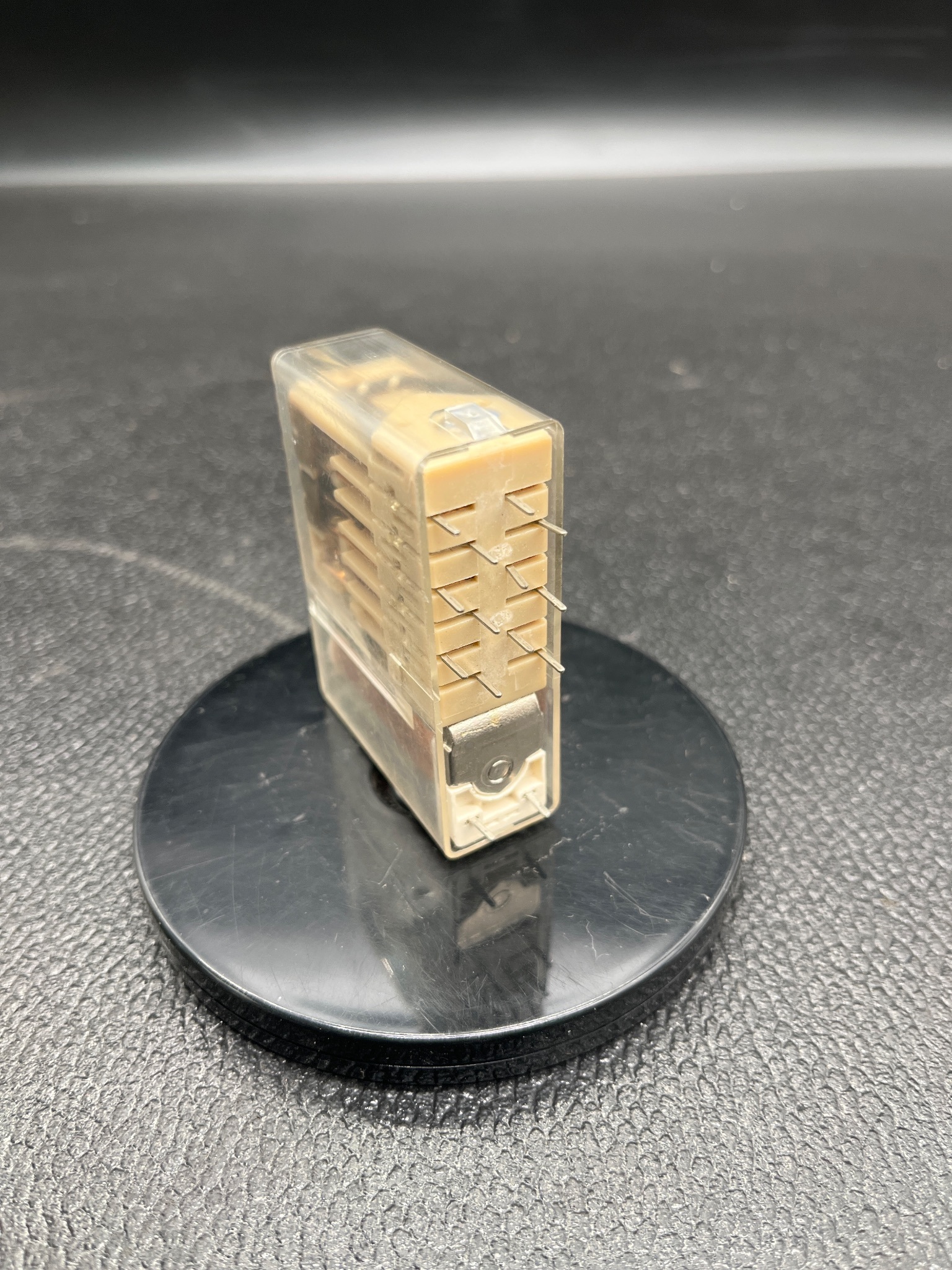 Hengstler HOZ-462-1209 Safety Relay USED 2