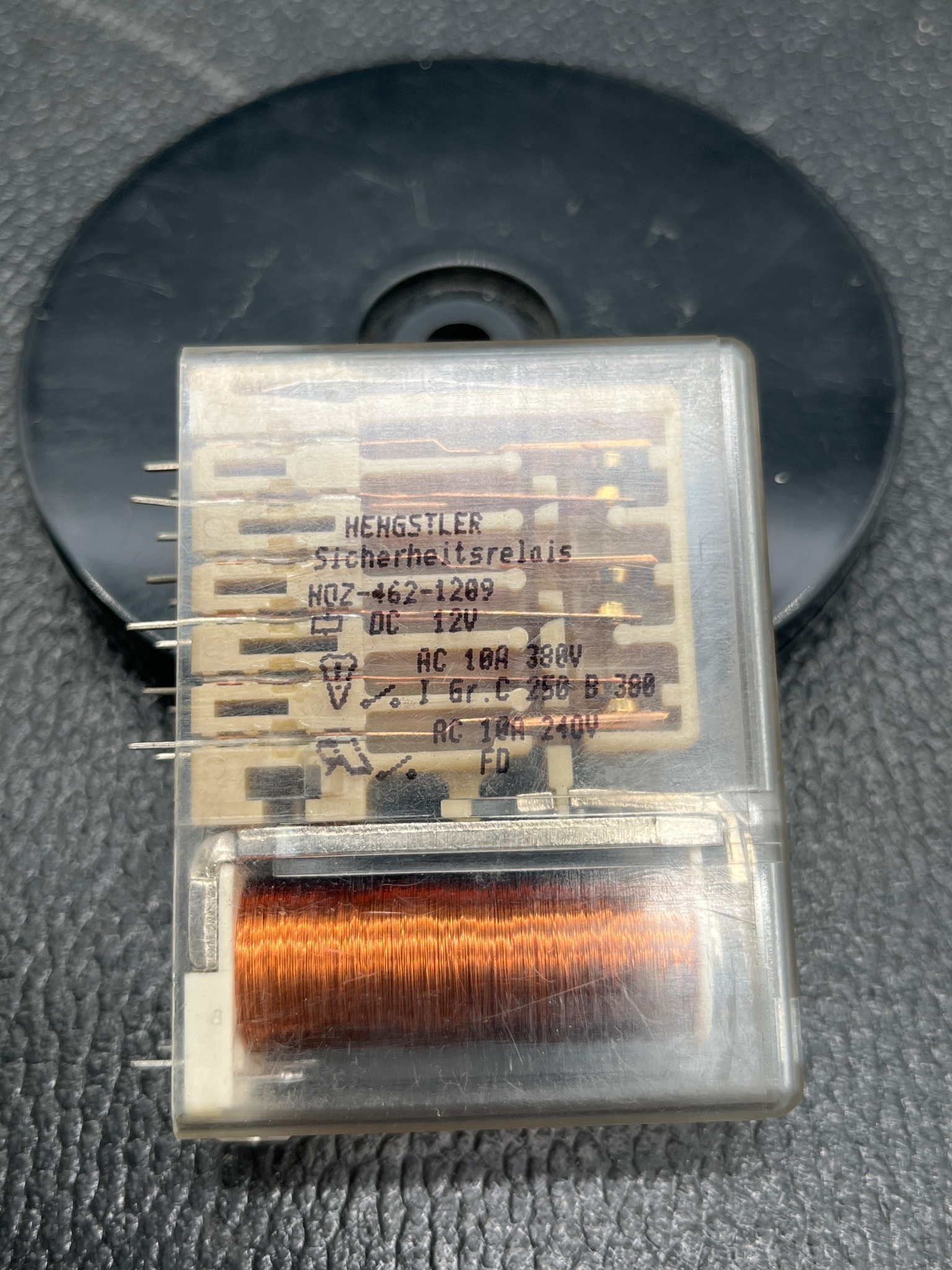 Hengstler HOZ-462-1209 Safety Relay USED 3