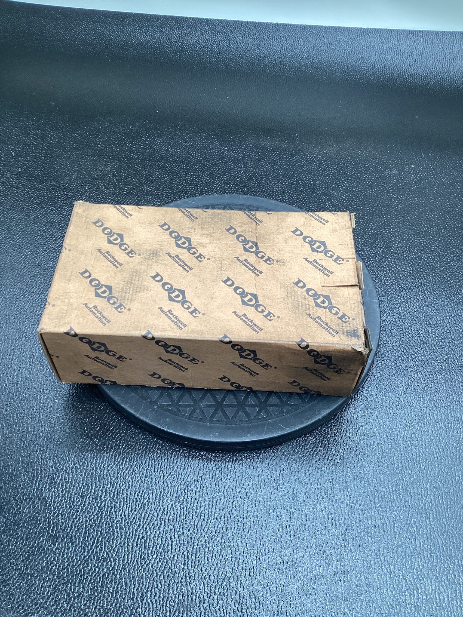 DODGE P2B-SC-115 1-15/16" Pillow Block Bearing 2-Bolt Cast Iron NEW 1