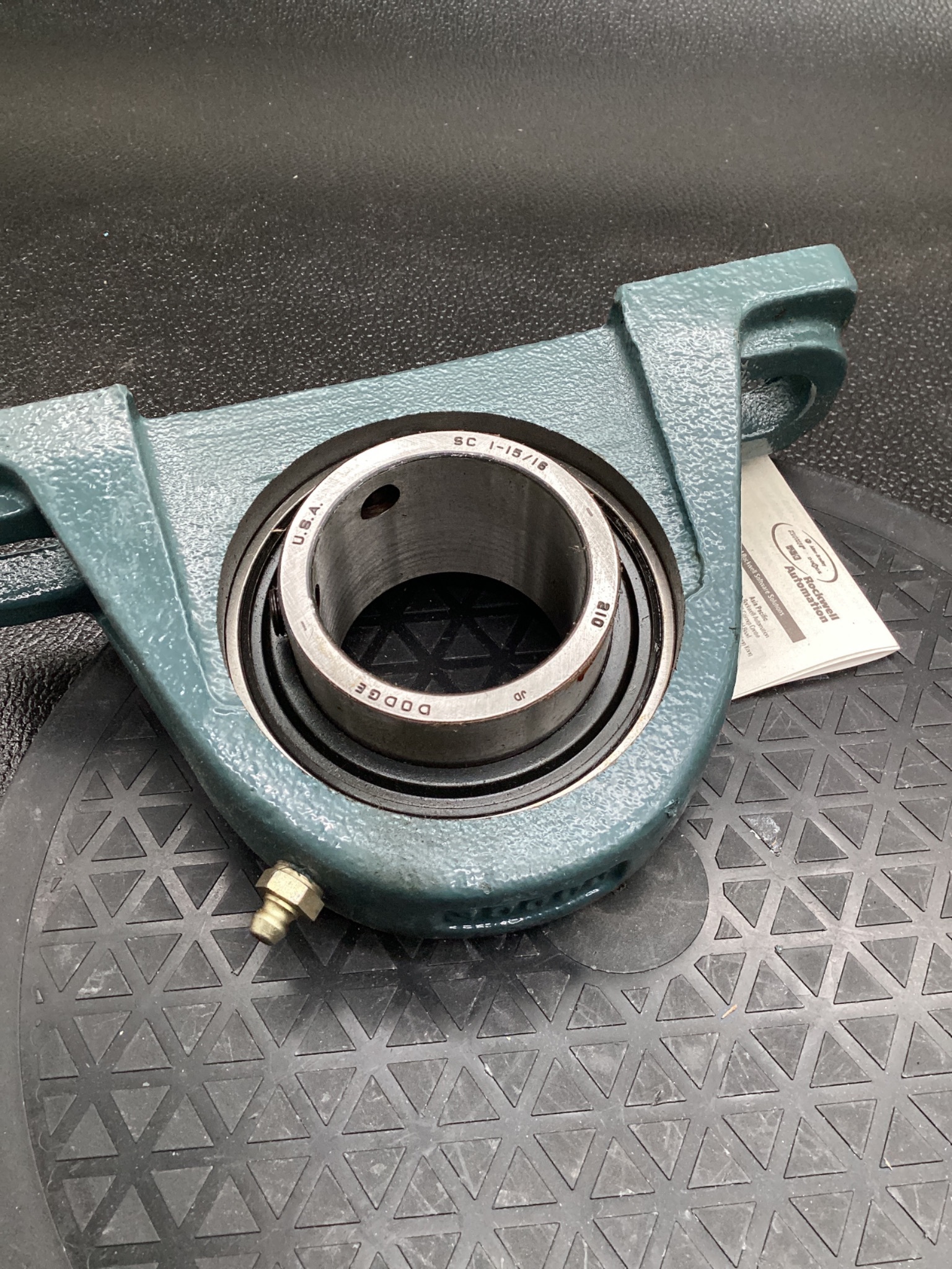 DODGE P2B-SC-115 1-15/16" Pillow Block Bearing 2-Bolt Cast Iron NEW 3