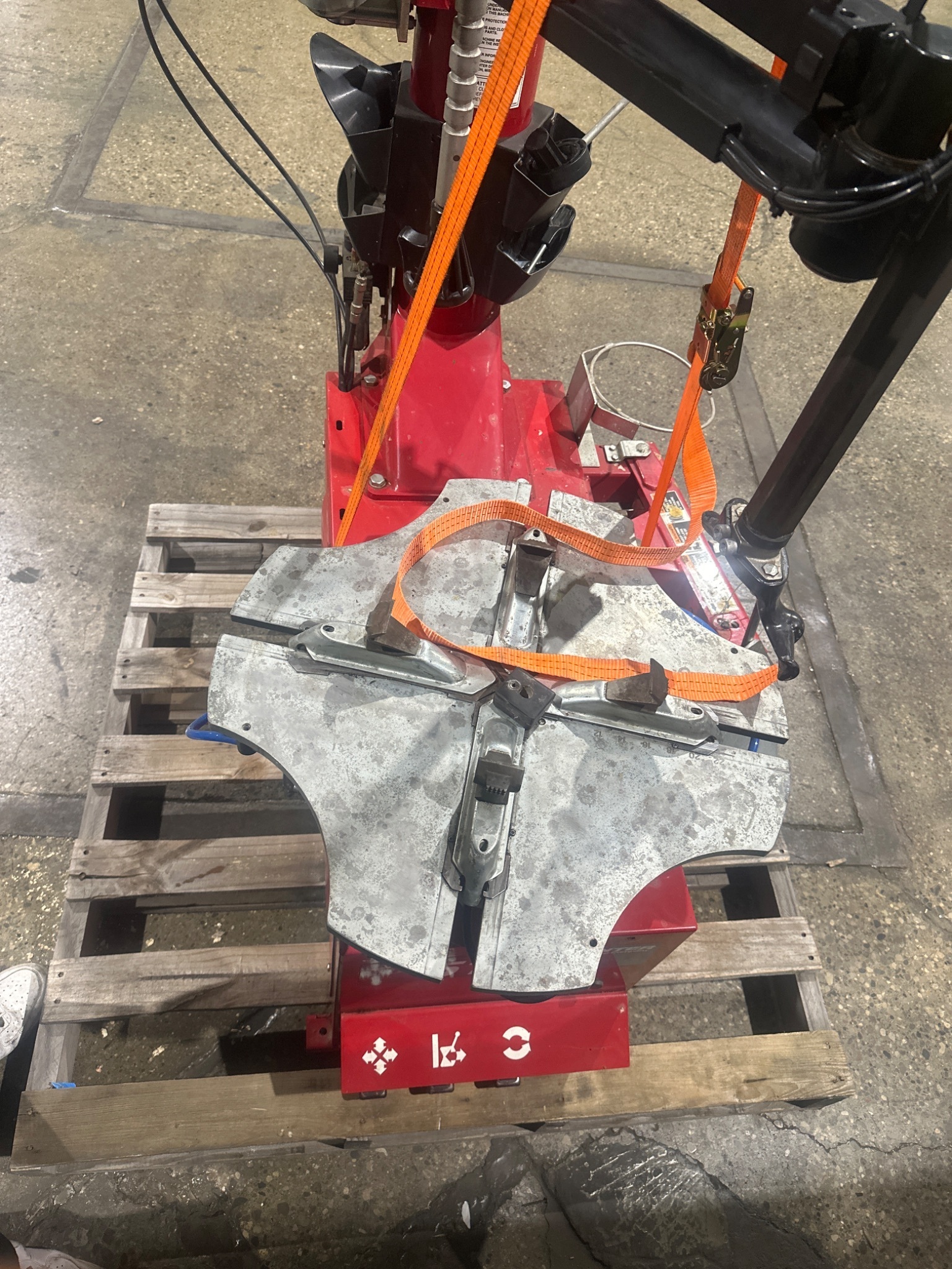 HUNTER TCX505E Tire Changer USED 3