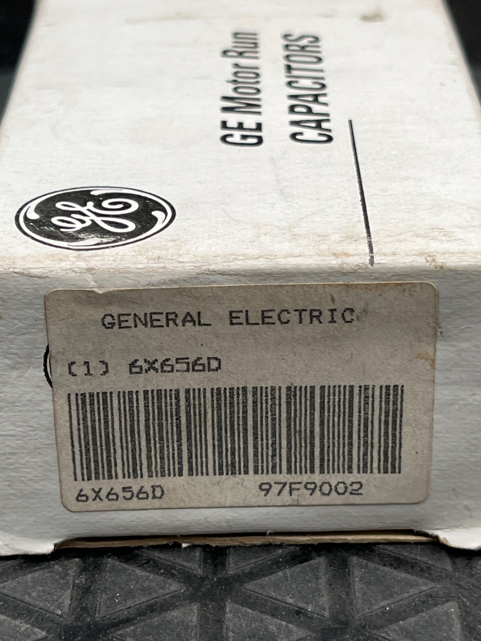 GENERAL ELECTRIC 97F9002 Capacitor 10µF 370VAC 50/60Hz NEW 3