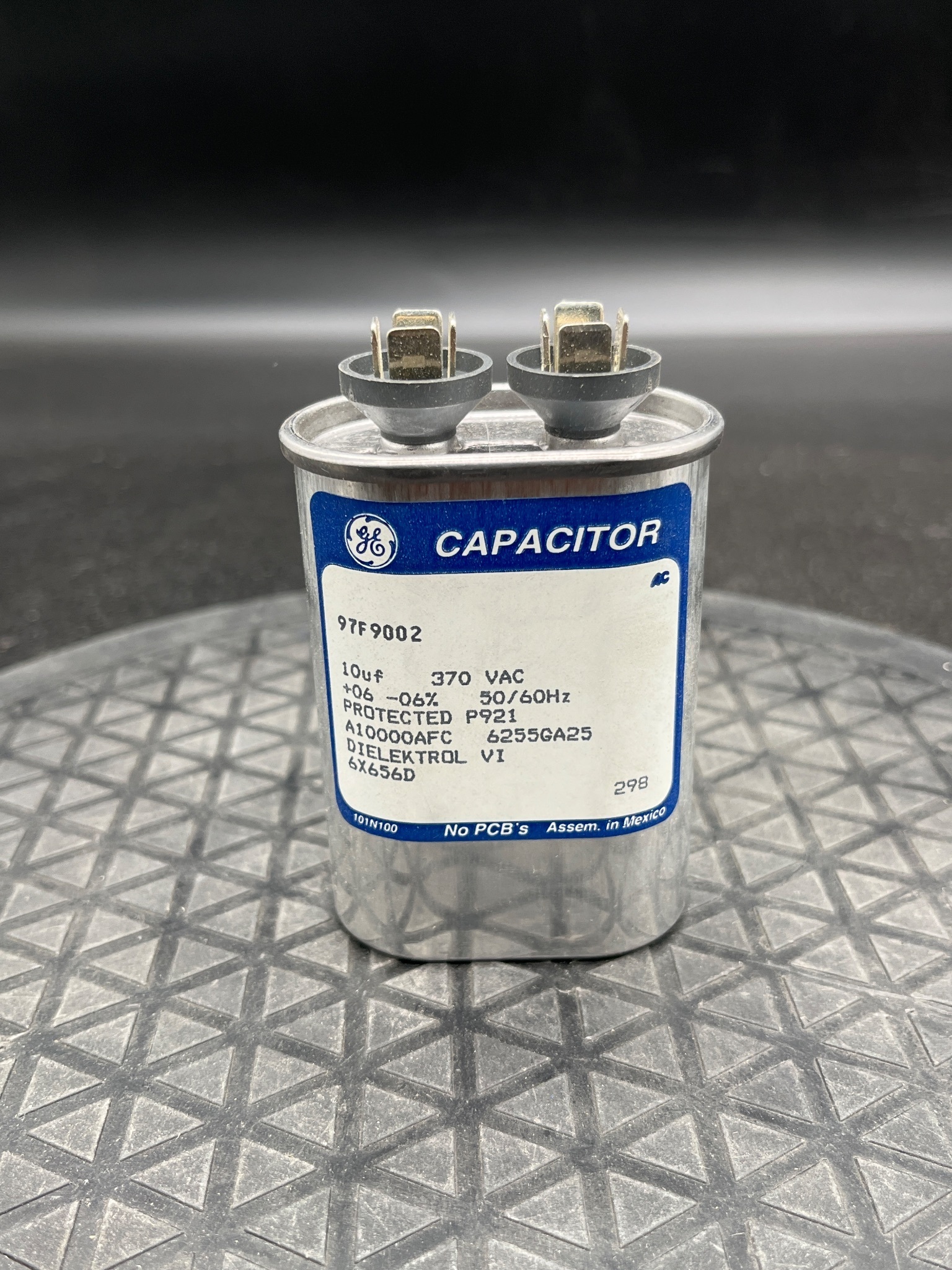 GENERAL ELECTRIC 97F9002 Capacitor 10µF 370VAC 50/60Hz NEW 4