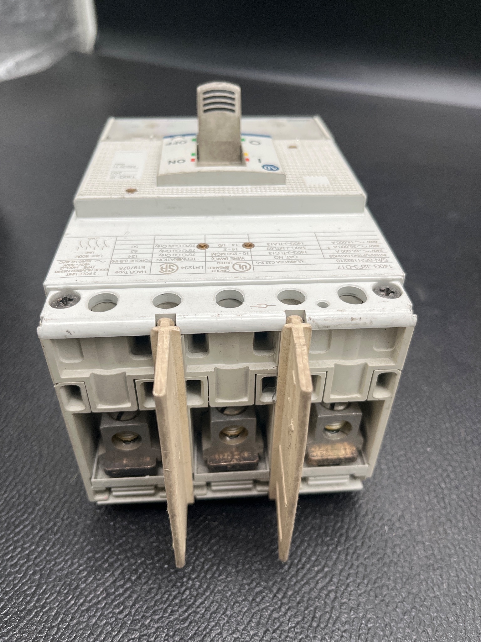 ALLEN BRADLEY 140G-J2F3-D17 Molded Case Circuit Breaker USED 2