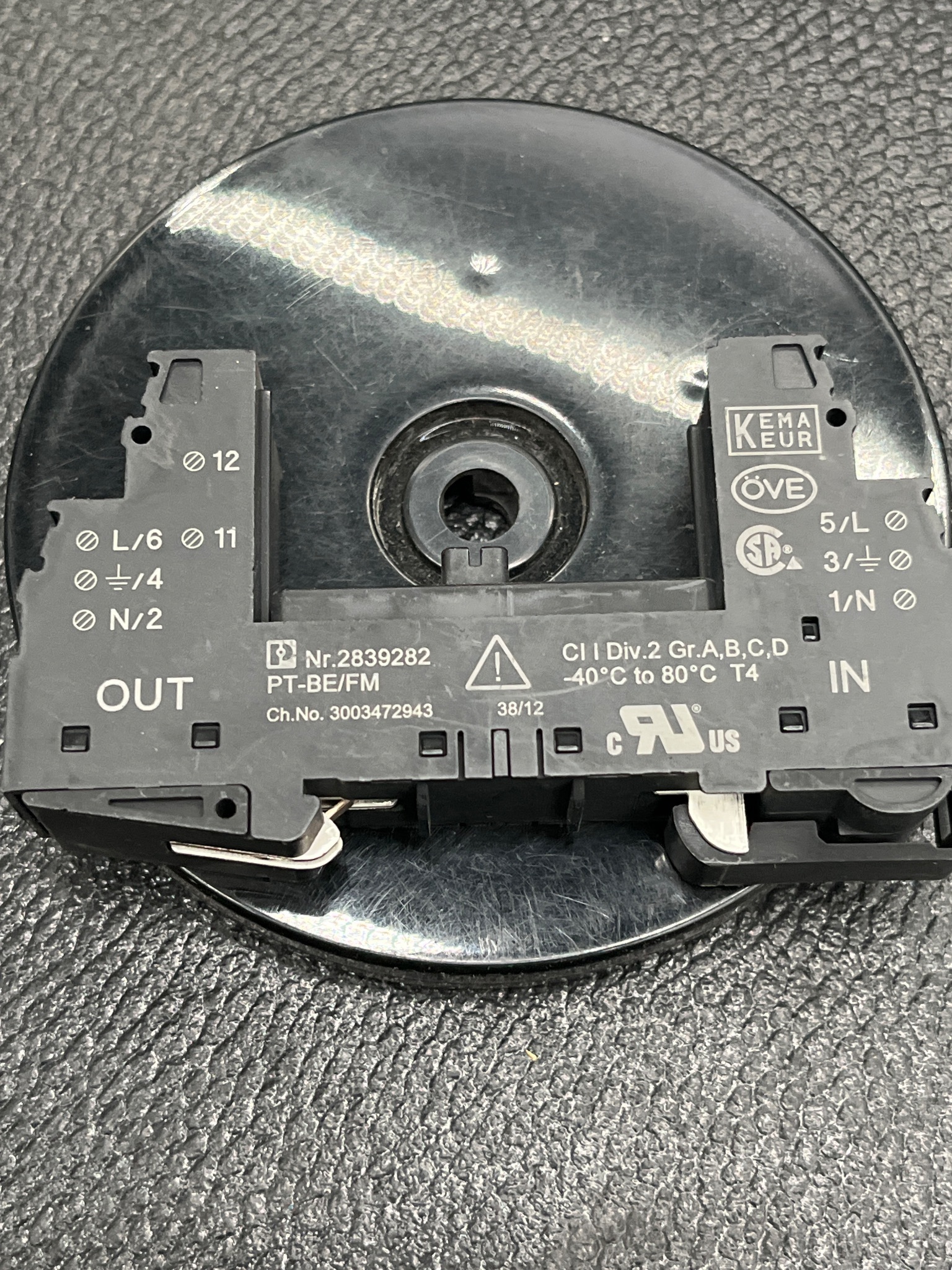 PHOENIX CONTACT 2839282 Surge Protection Base USED 3