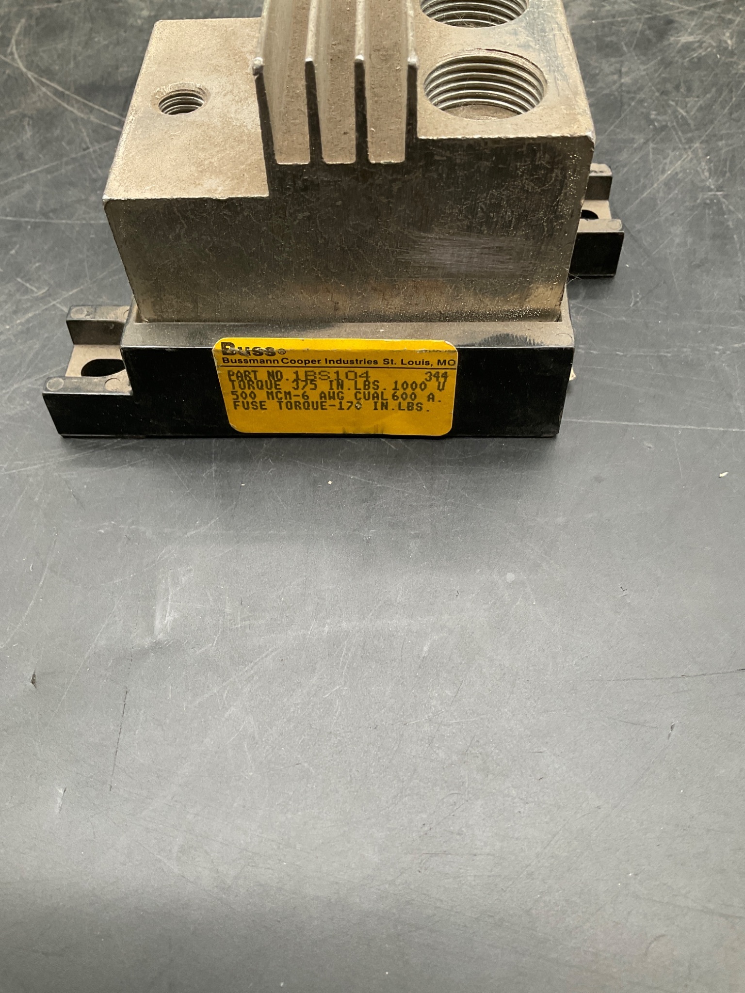 COOPER BUSSMANN 1BS104 Fuse Block USED 1