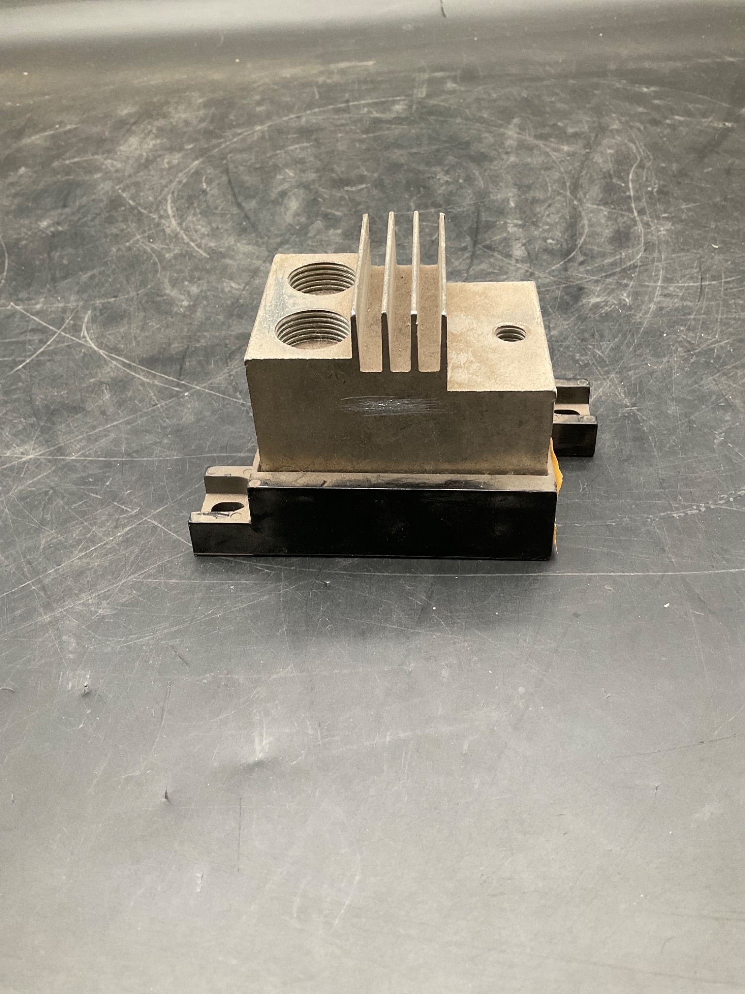 COOPER BUSSMANN 1BS104 Fuse Block USED 2