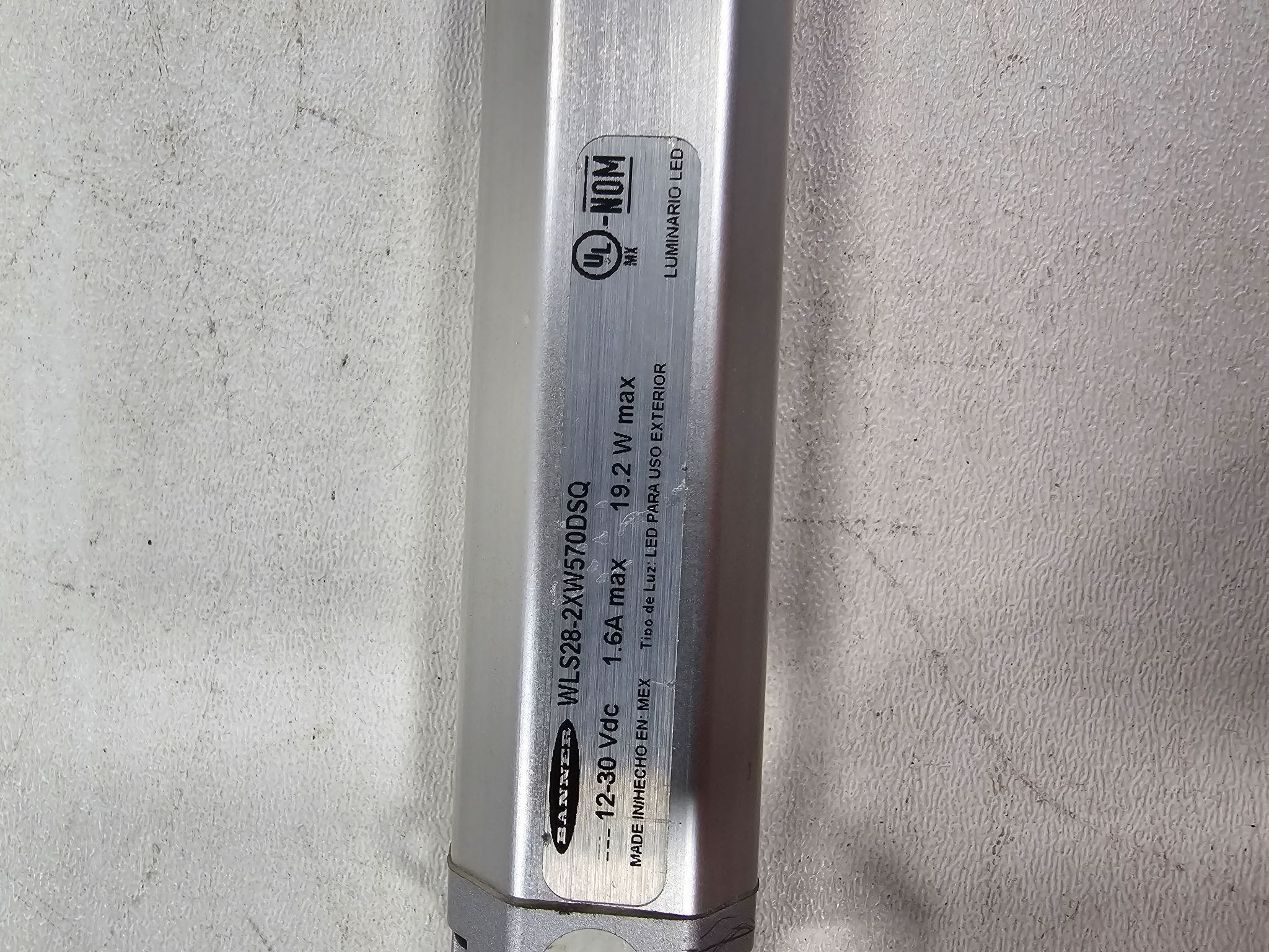 BANNER WLS28-2XW570DSQ Dual Color Light Strip USED 5
