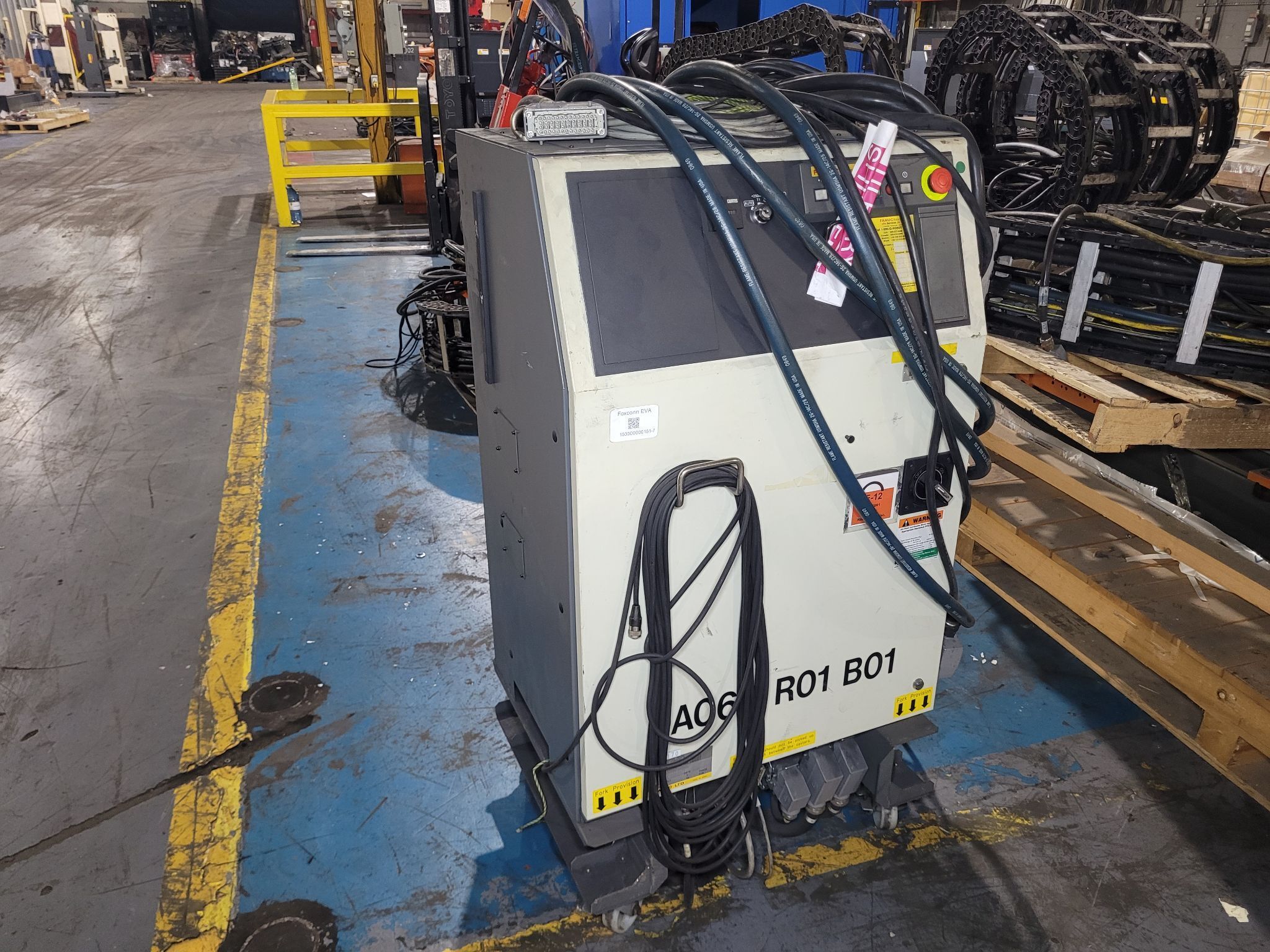 FANUC M-900iA/350 Complete W/ RJ3iB Controls USED 7