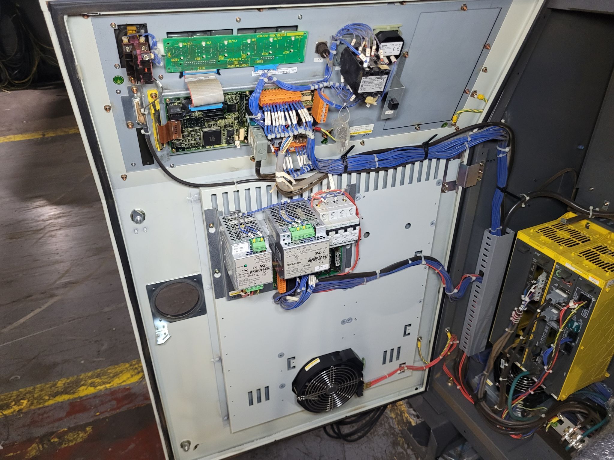 FANUC M-900iA/350 Complete W/ RJ3iB Controls USED 10
