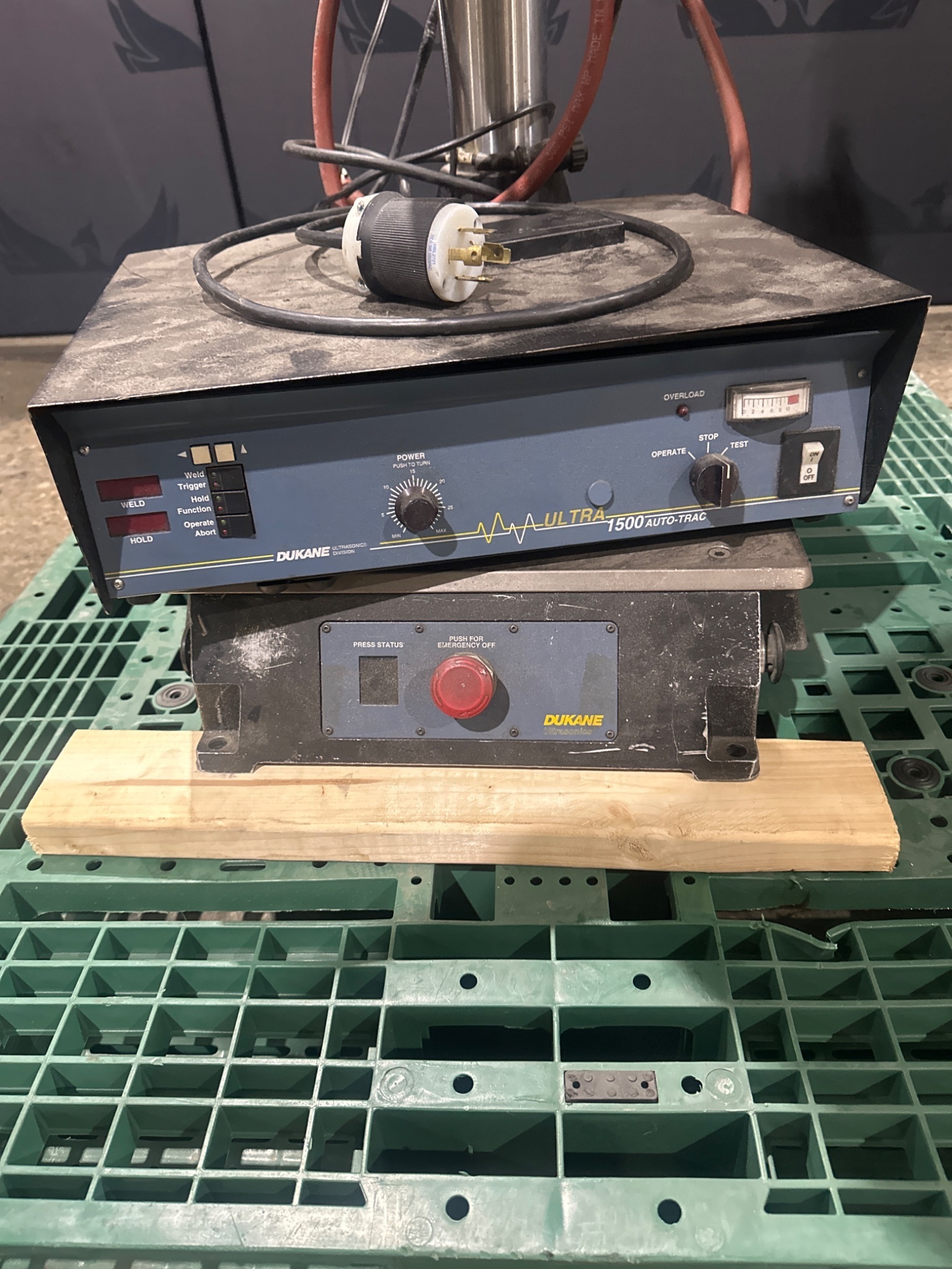 DUKANE 210 Ultrasonic Welding System USED 5