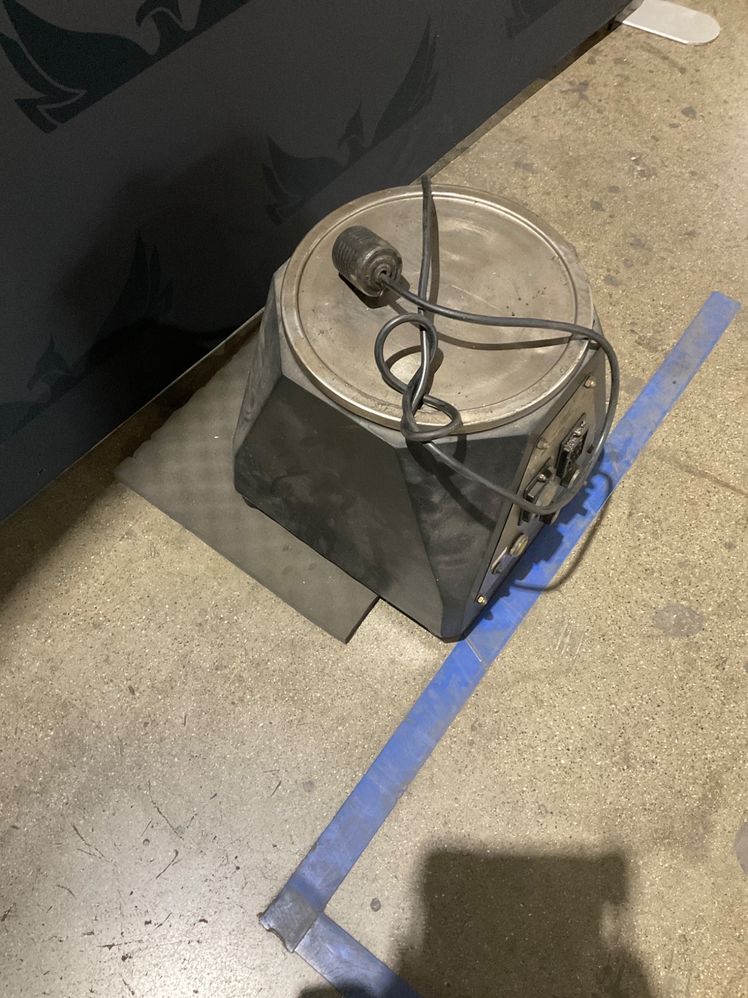 RAYTECH CENTRIFUGAL MAGNETIC FINISHING MACHINE CMF1200 USED 4