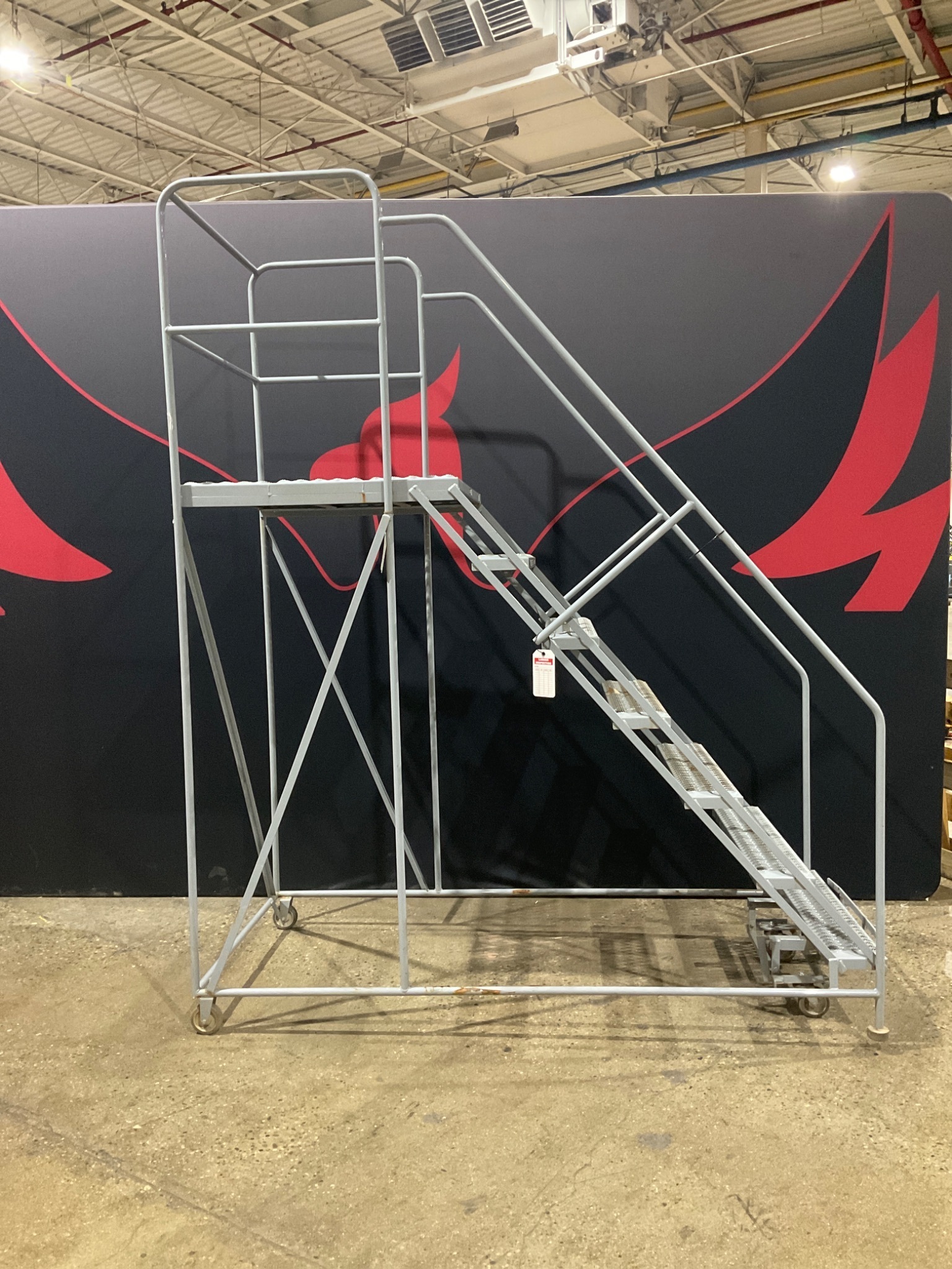 U-LINE 50 DEGREE ROLLING LADDER AND WORK PLATFORM 7 STEP USED 0