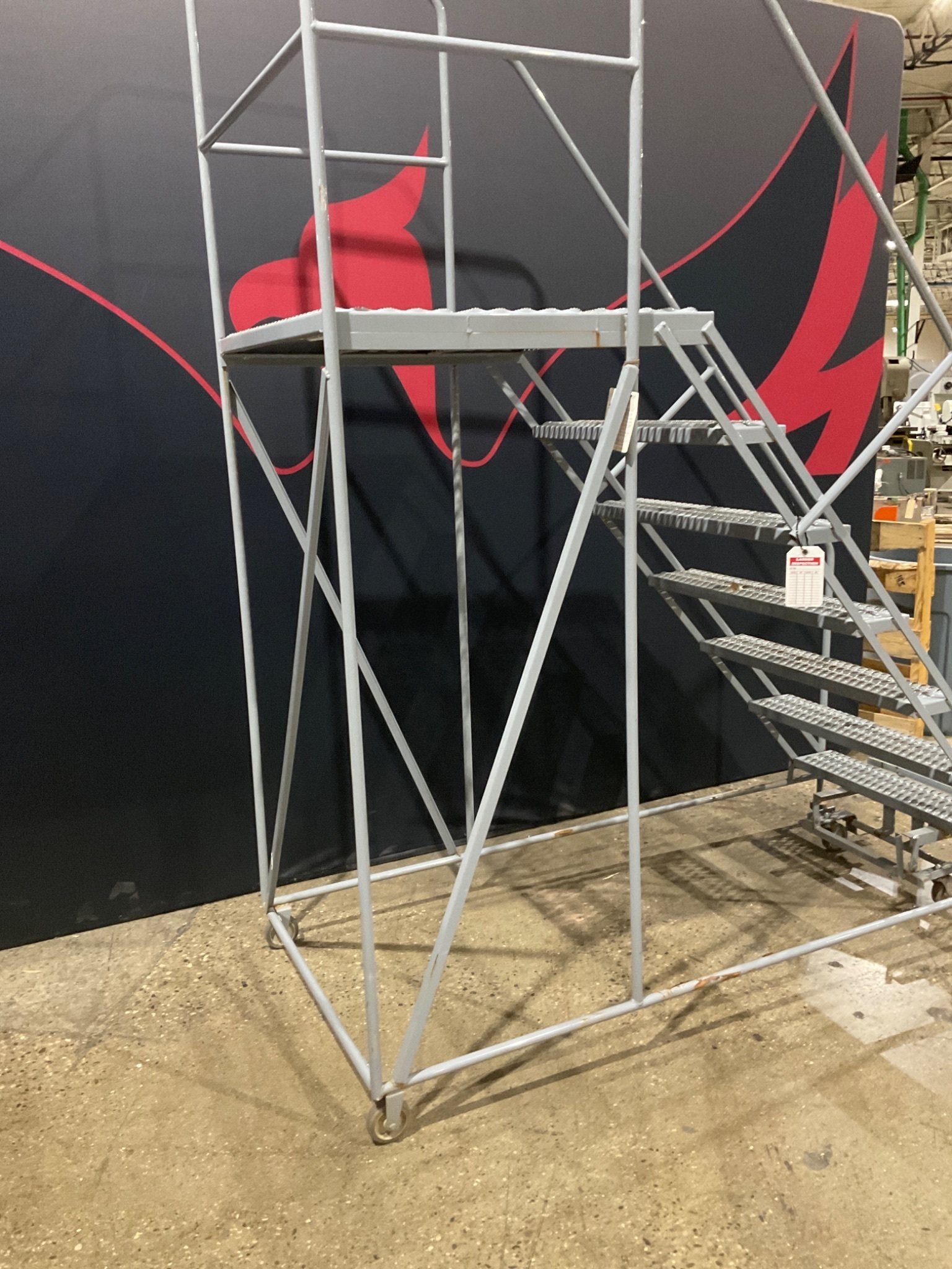 U-LINE 50 DEGREE ROLLING LADDER AND WORK PLATFORM 7 STEP USED 1