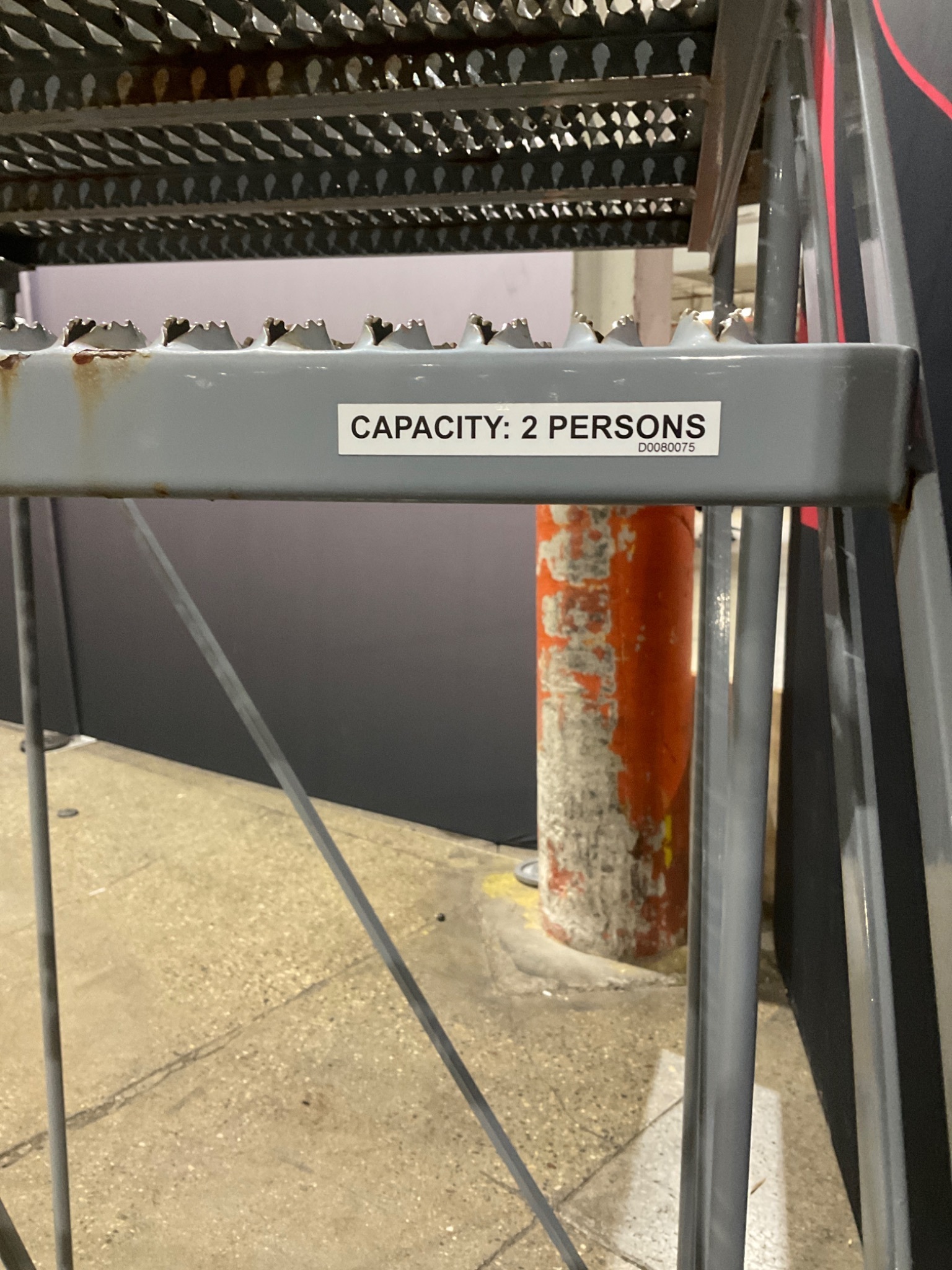 U-LINE 50 DEGREE ROLLING LADDER AND WORK PLATFORM 7 STEP USED 3