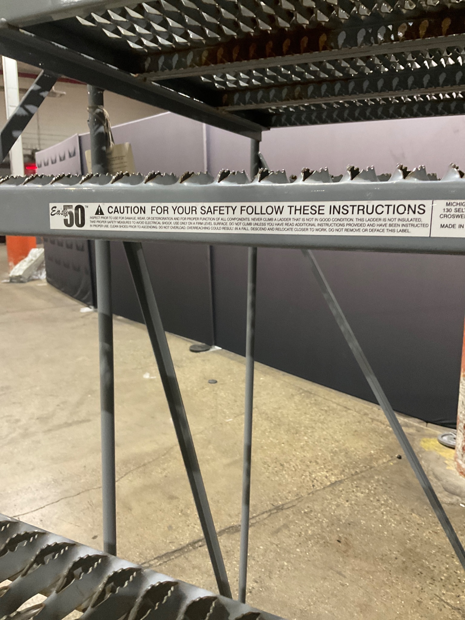 U-LINE 50 DEGREE ROLLING LADDER AND WORK PLATFORM 7 STEP USED 4
