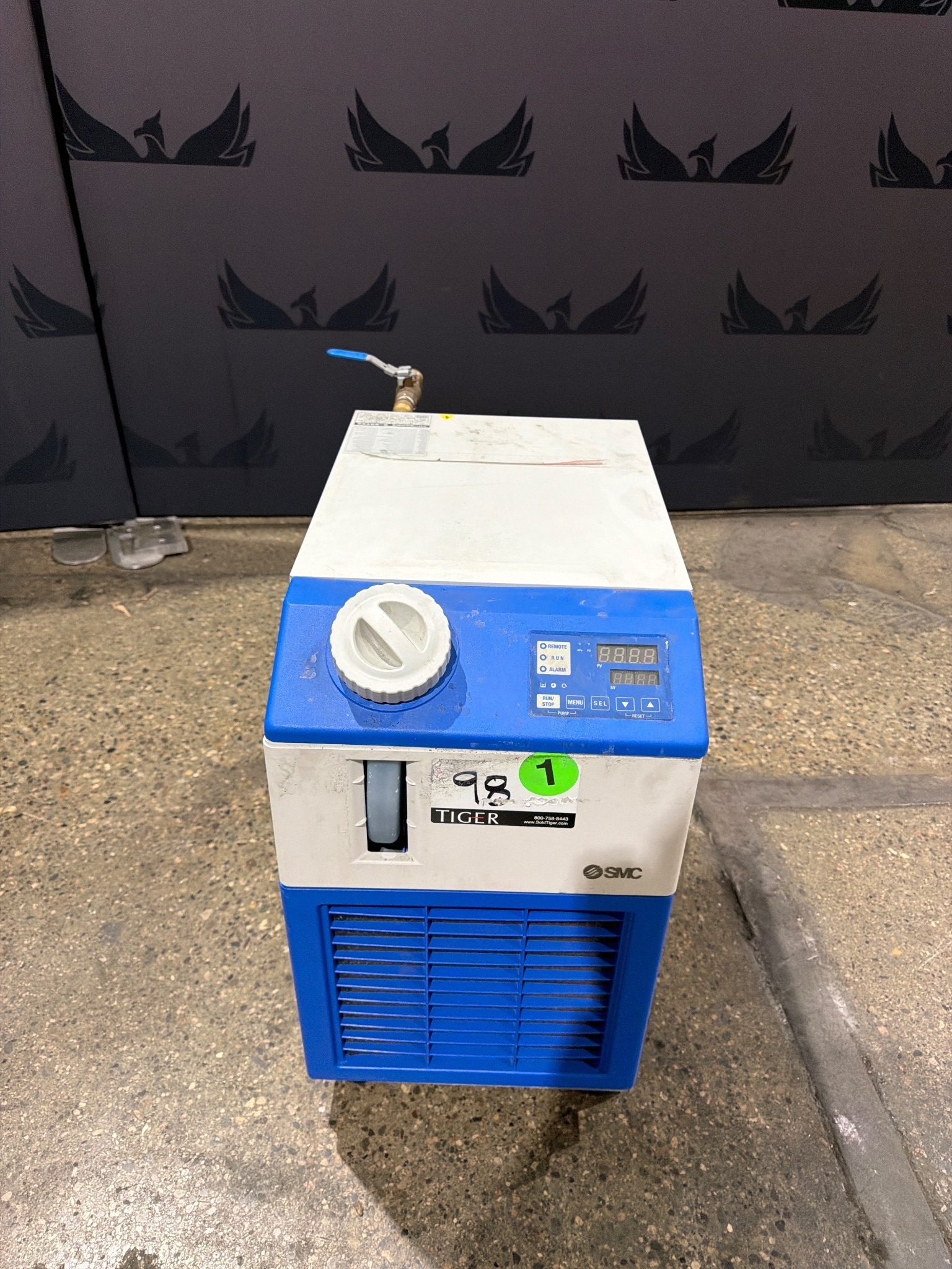 SMC HRS040-AN-20 Thermo Chiller USED 1