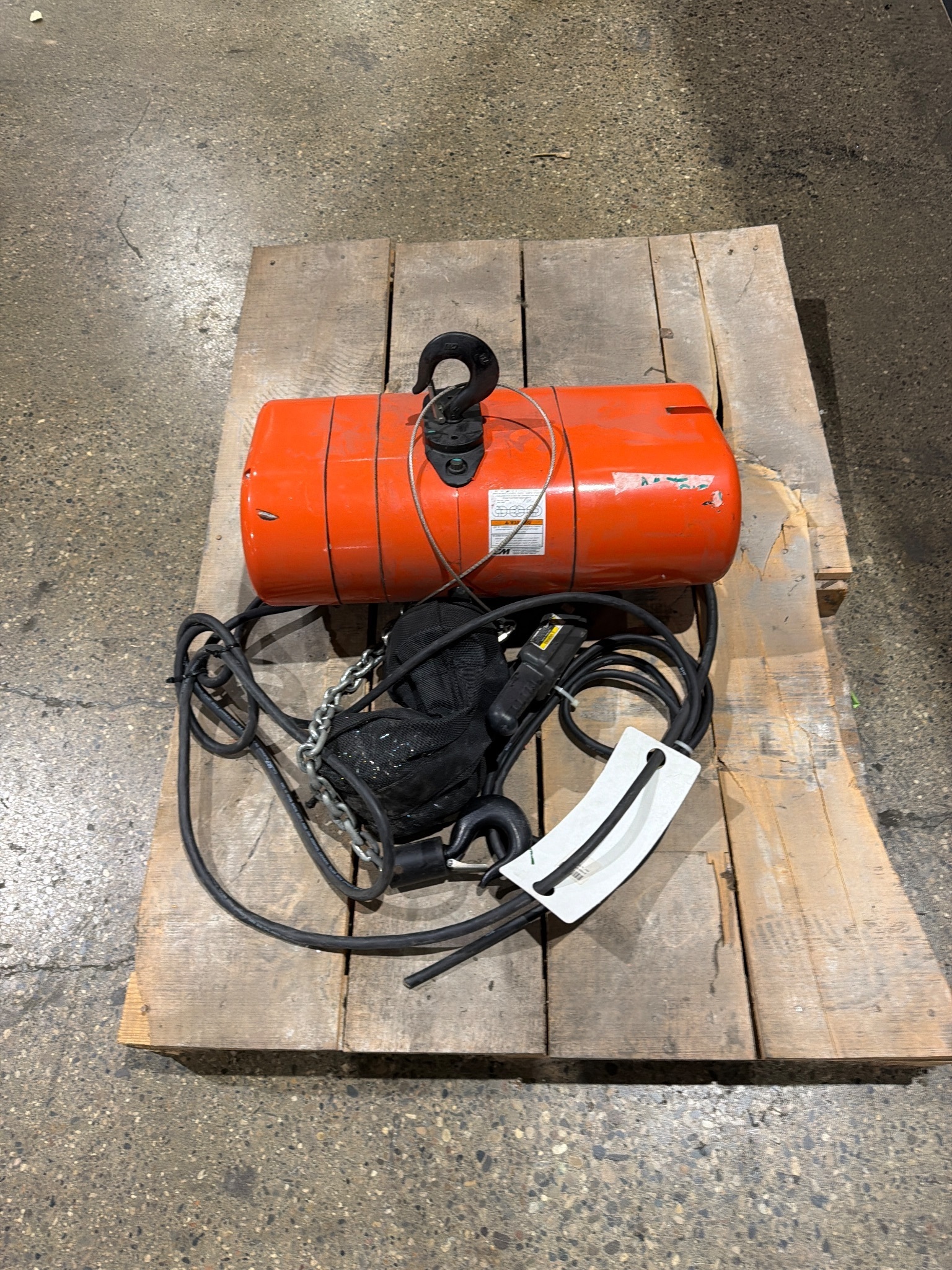 CM Lodestar Model L 1-Ton Chain Hoist USED 1