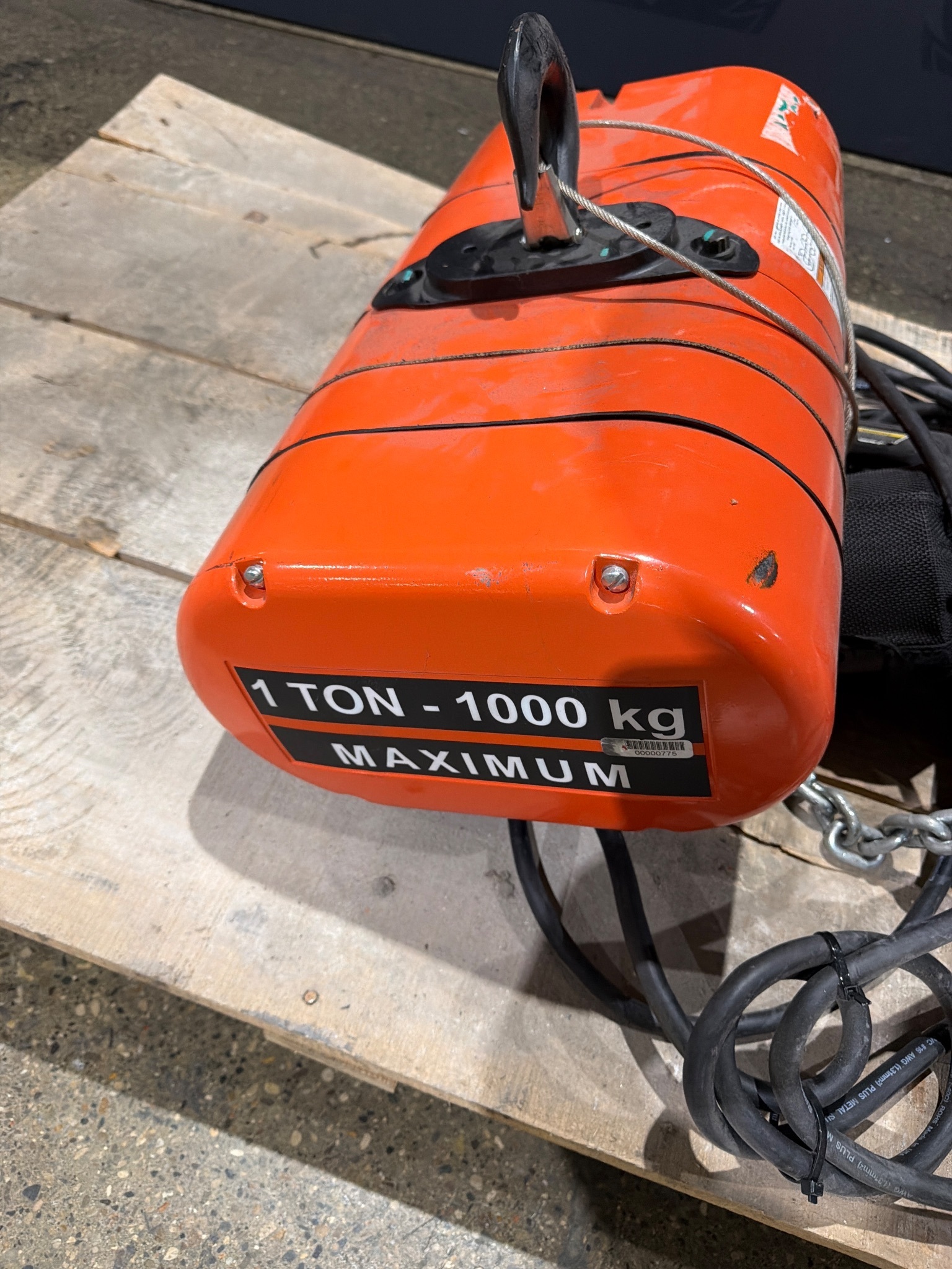 CM Lodestar Model L 1-Ton Chain Hoist USED 4