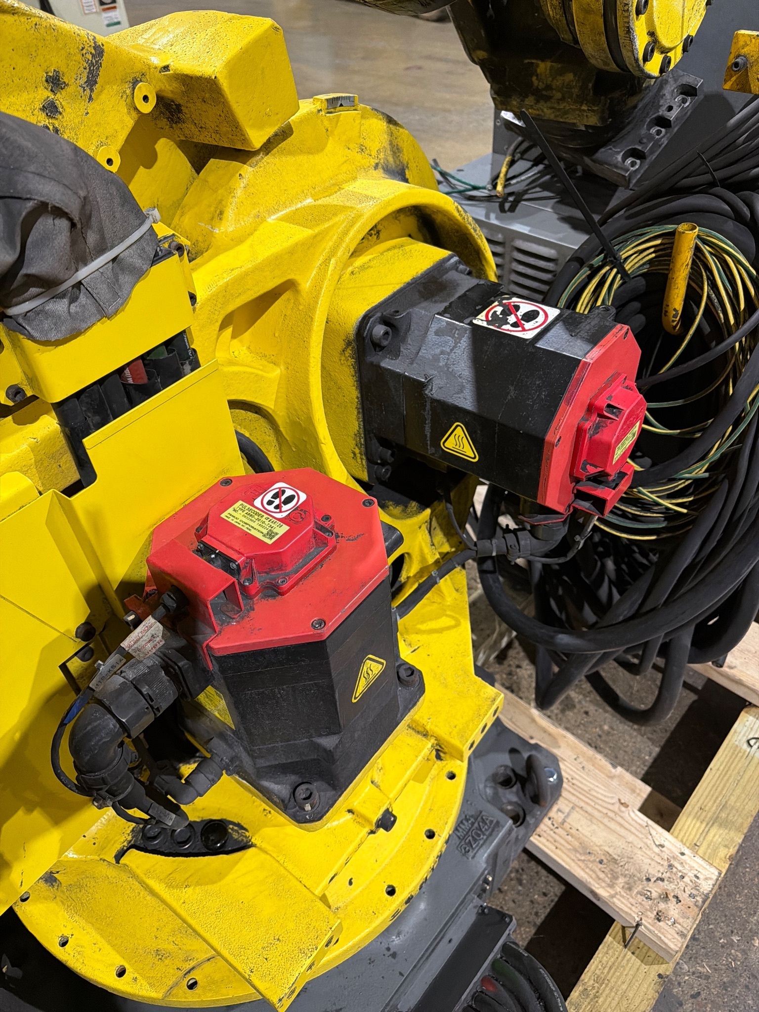 FANUC R-2000iB/210F Complete w/ R-30iB Controls USED 5