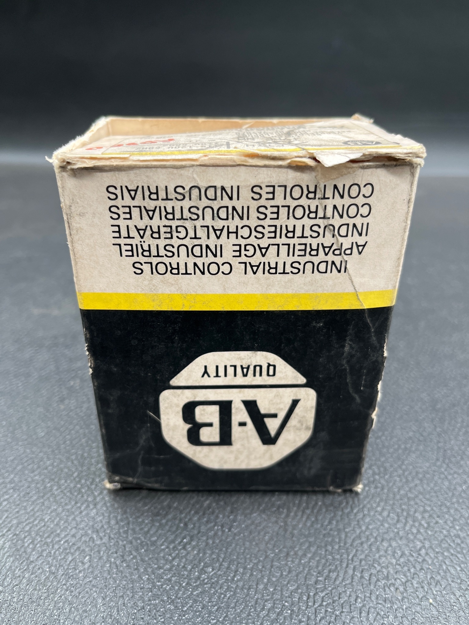 ALLEN BRADLEY 700-NM600A1 Type NM Latch Relay NEW 2
