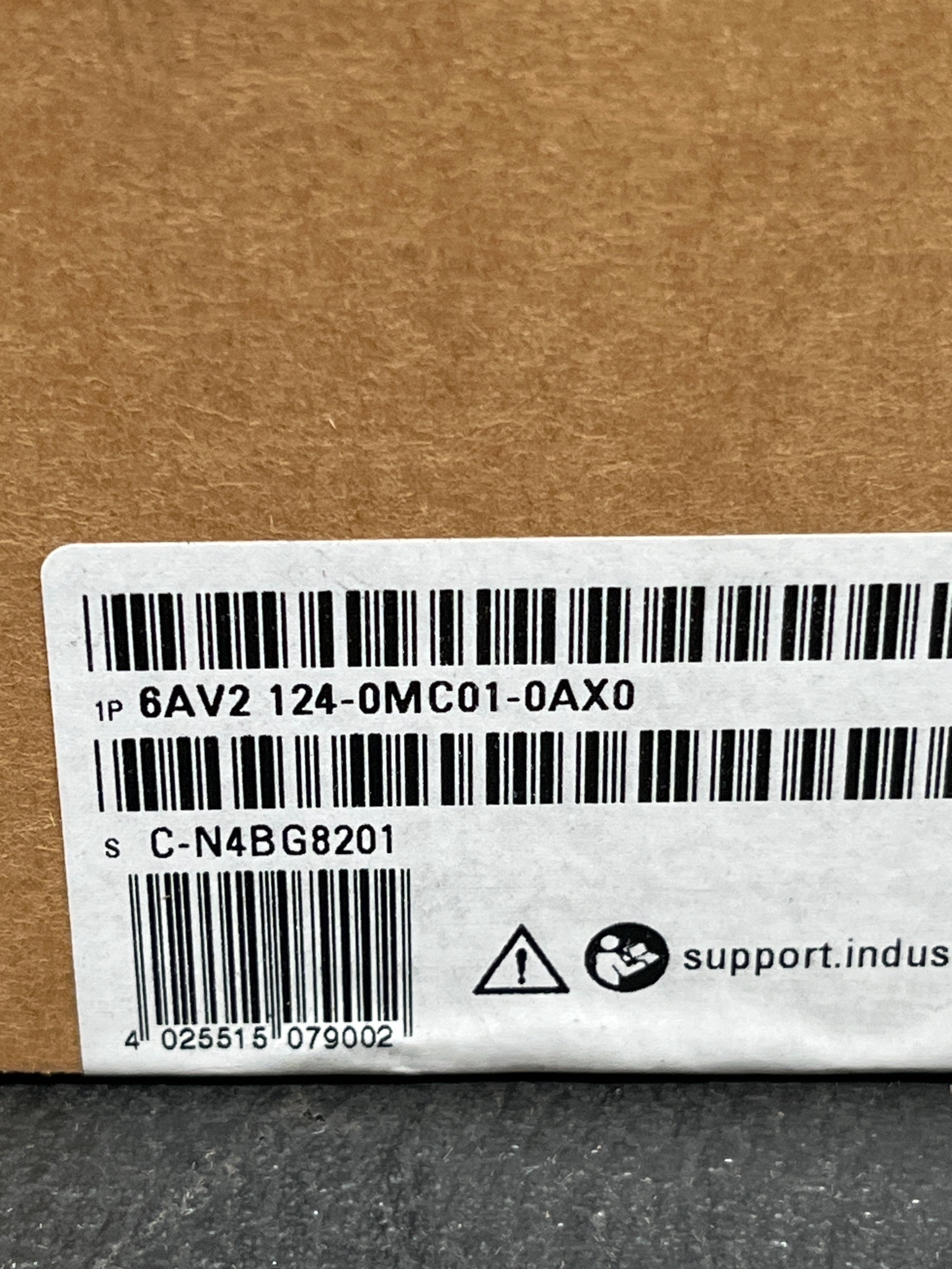SIEMENS 6AV2124-0MC01-0AX0 TP1200 Comfort Panel NEW 4