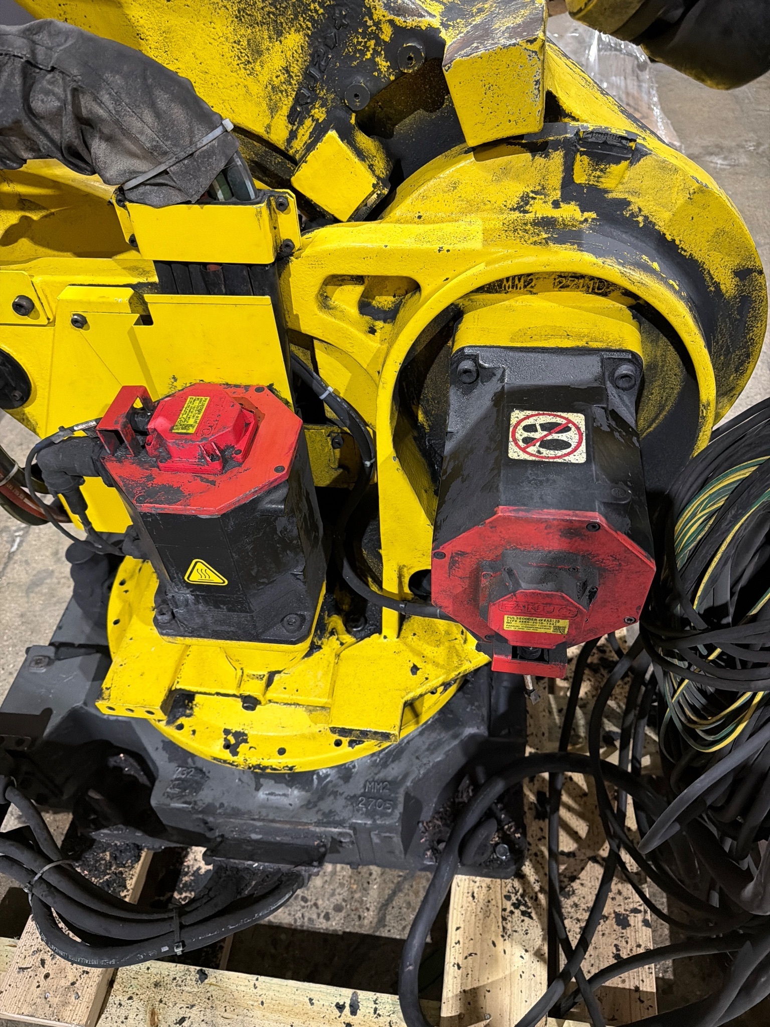 FANUC R-2000iB/210F Complete w/ R-30iB Controls USED 7