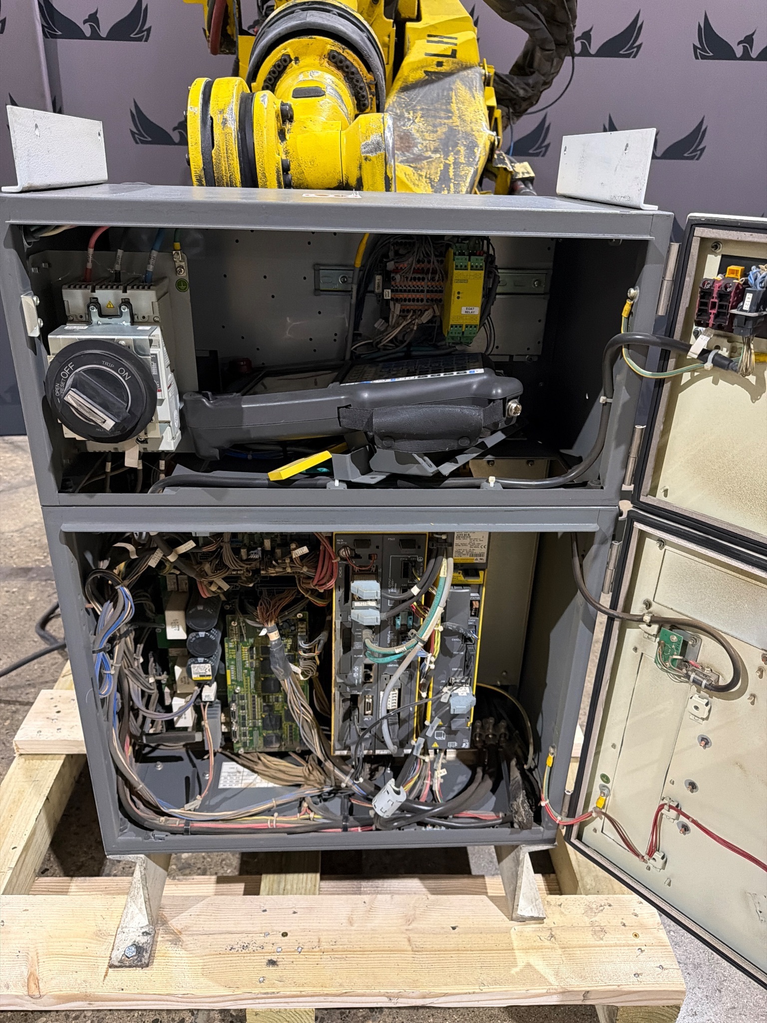 FANUC R-2000iB/210F Complete w/ R-30iB Controls USED 10