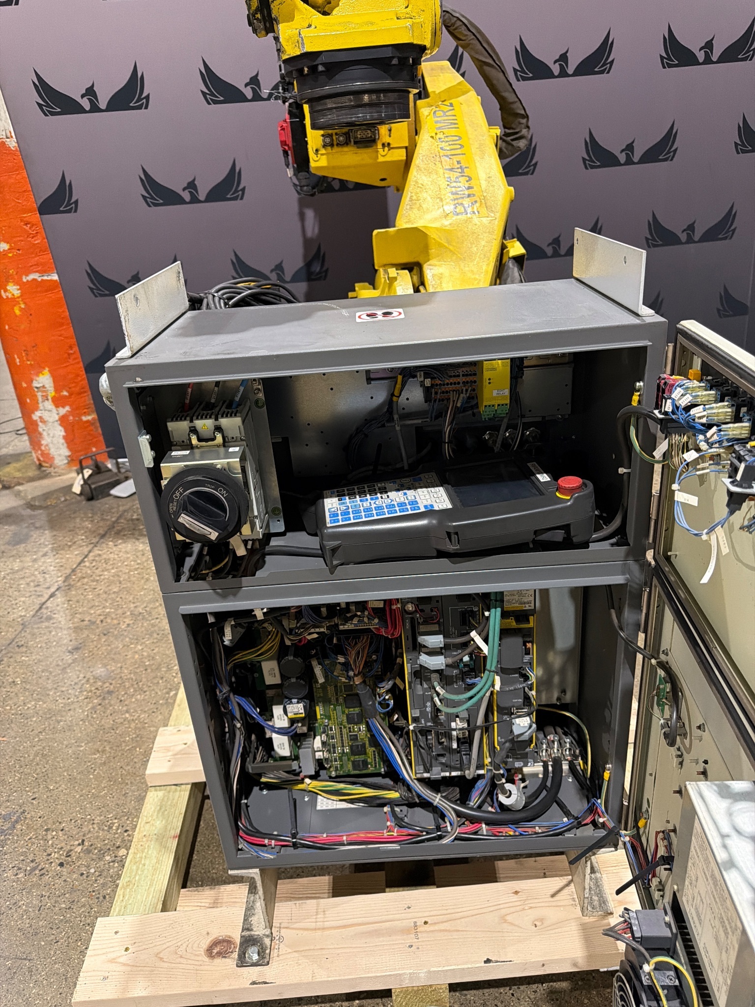 FANUC R-2000iB/210F Complete w/ R-30iB Controls USED 10