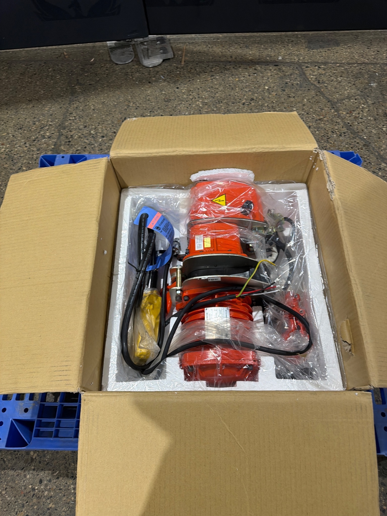 BLACK BEAR YSH-100 1-Ton Electric Chain Hoist NEW 3