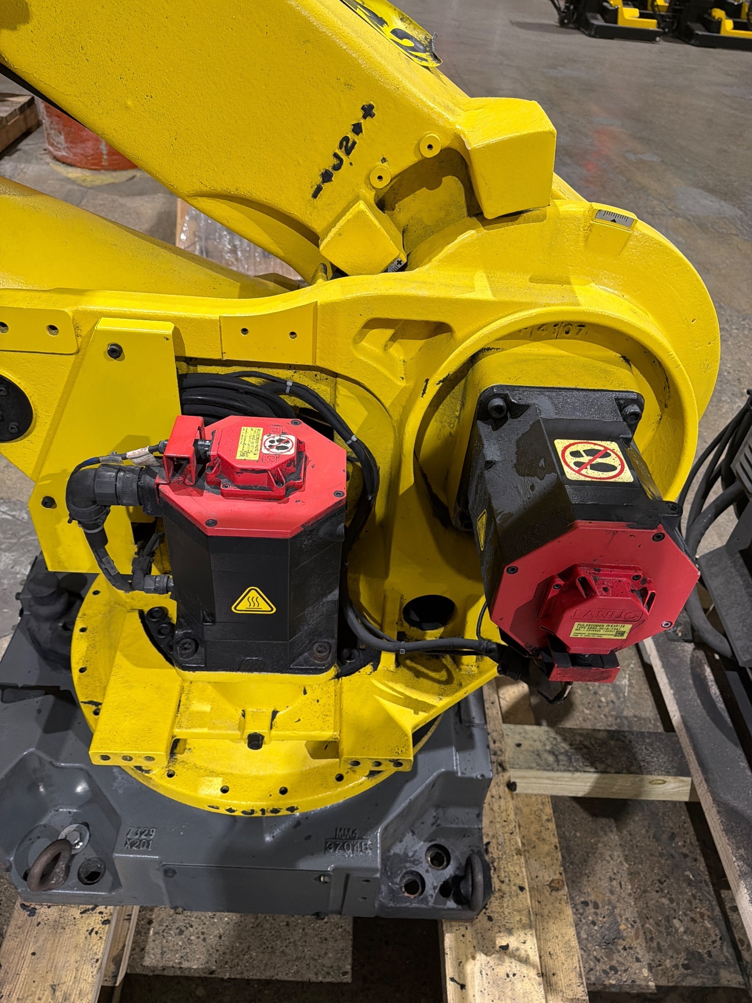 FANUC R-2000iB/210F Complete w/ R-30iB Controls USED 3