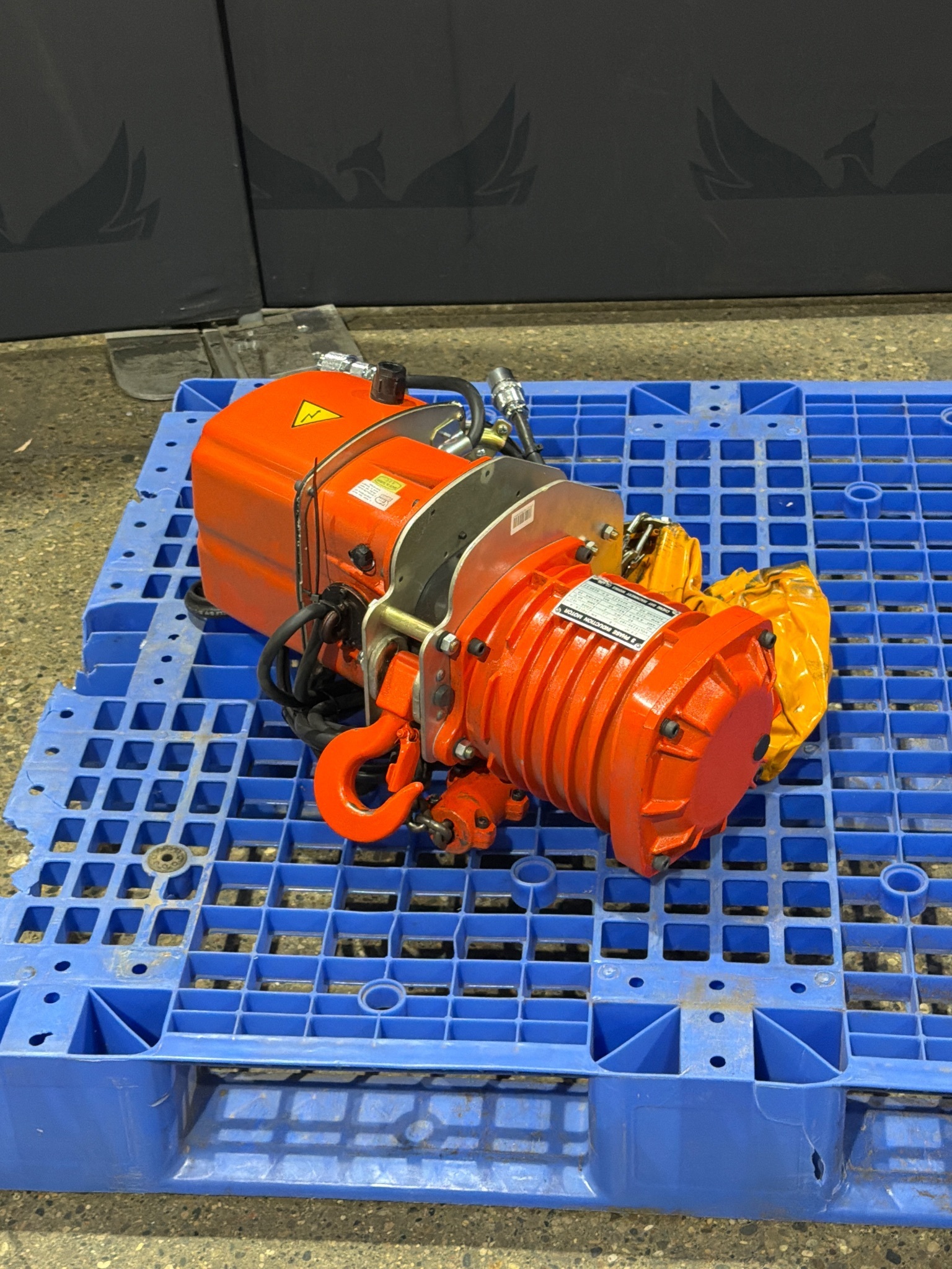 BLACK BEAR YSH-100 1-Ton Electric Chain Hoist USED 0