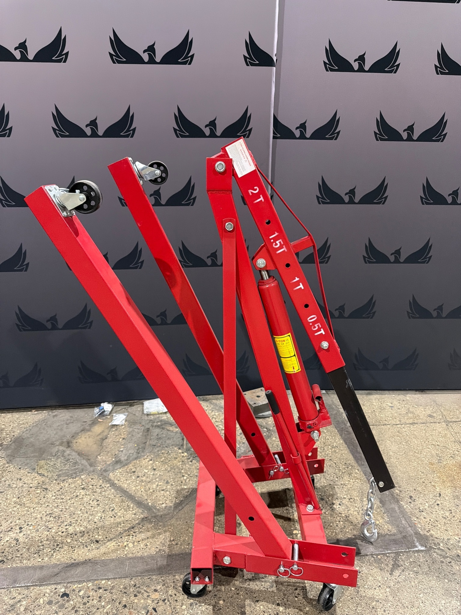GLOBAL INDUSTRIAL 316106 2-Ton Folding Cherry Picker USED 2