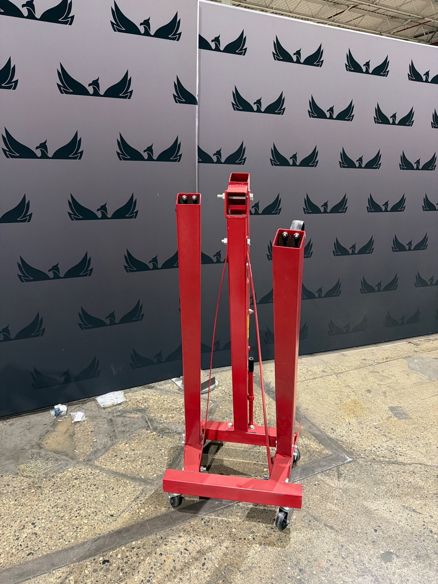 GLOBAL INDUSTRIAL 316106 2-Ton Folding Cherry Picker USED 3