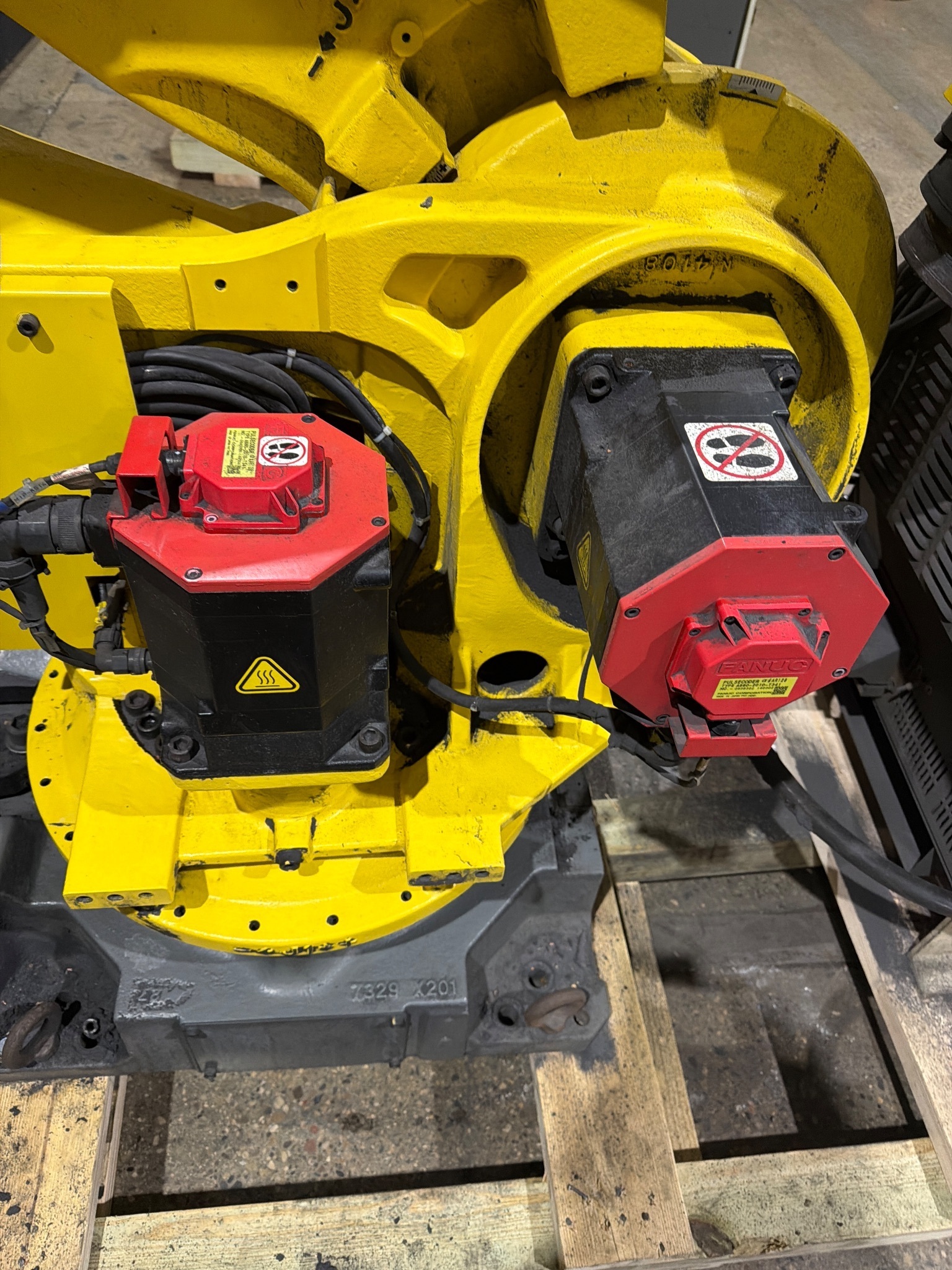 FANUC R-2000iB/210F Complete w/ R-30iB Controls USED 3