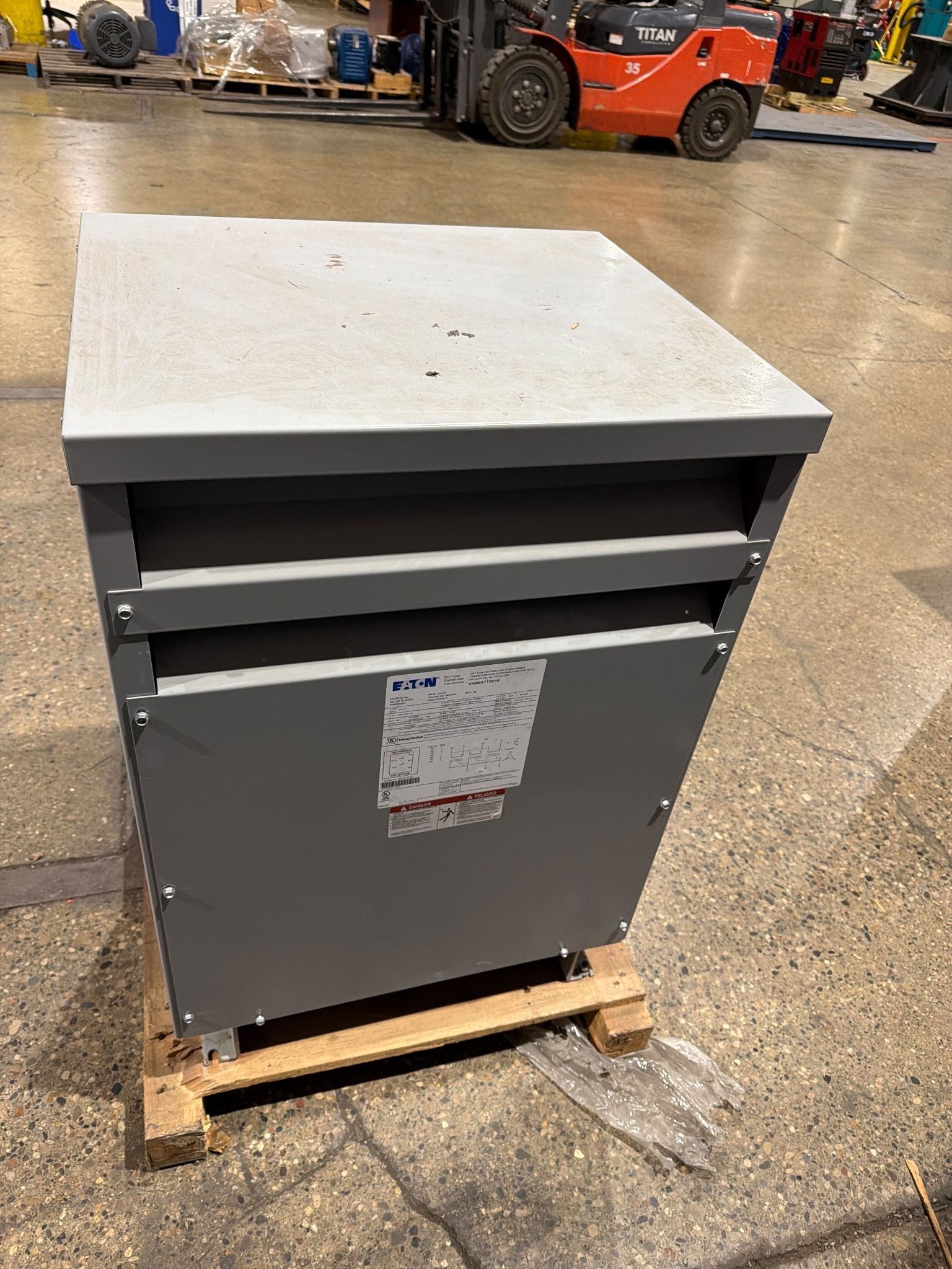 EATON V48M47T3016 30 KVA Distribution Transformer USED 3