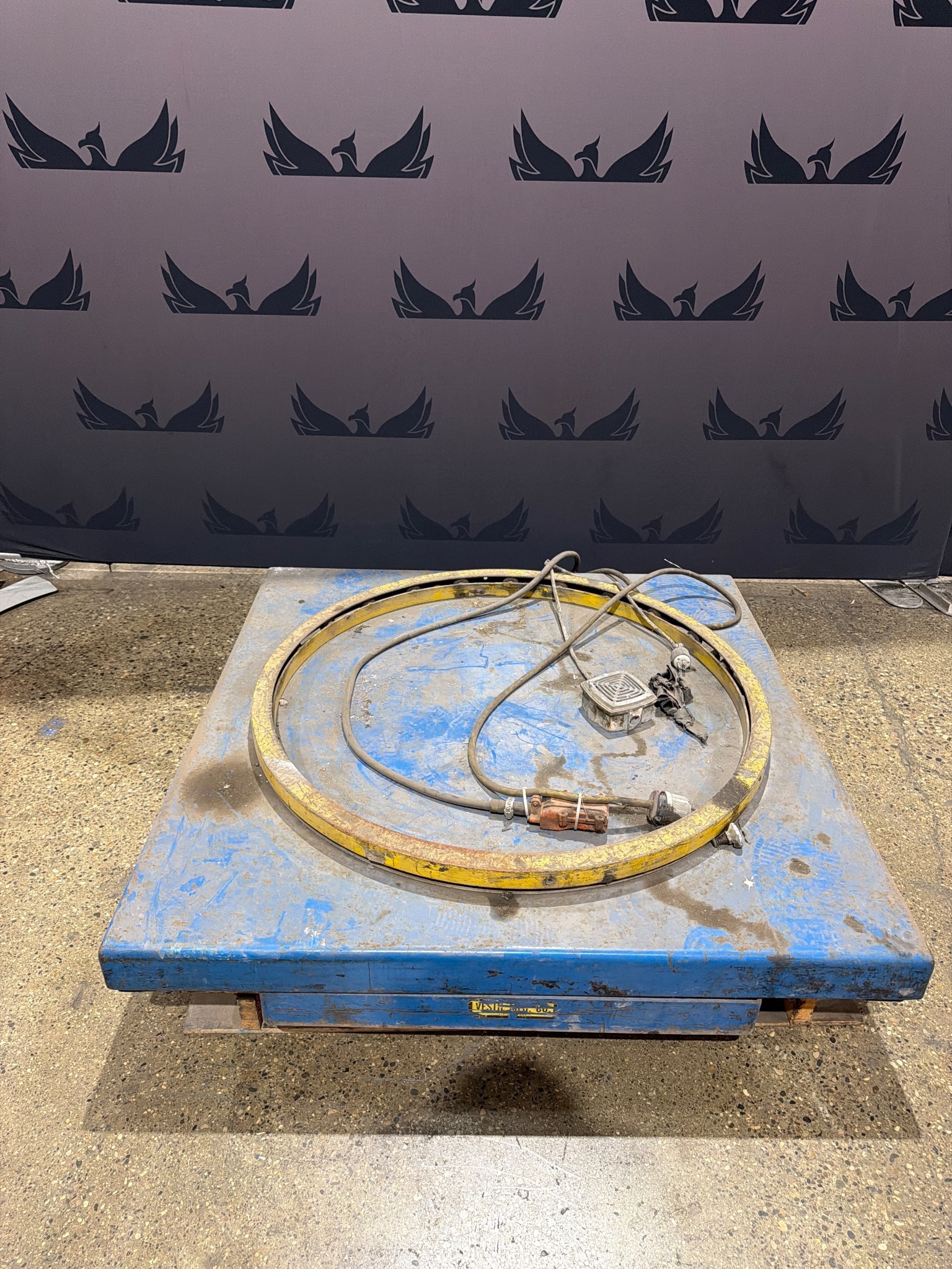 VESTIL EHLT-4848-2-43 Electric Hydraulic Lift with Carousel USED 0