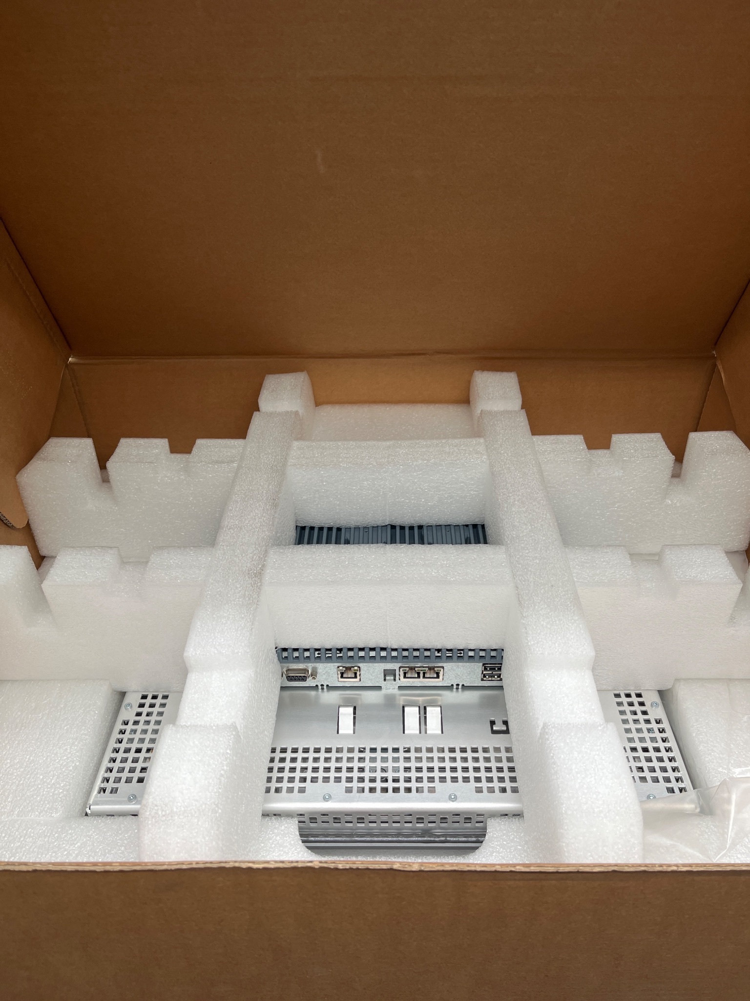 SIEMENS 6AV2 124-0QC02-0AX0 TP1500 Comfort Panel NEW 1